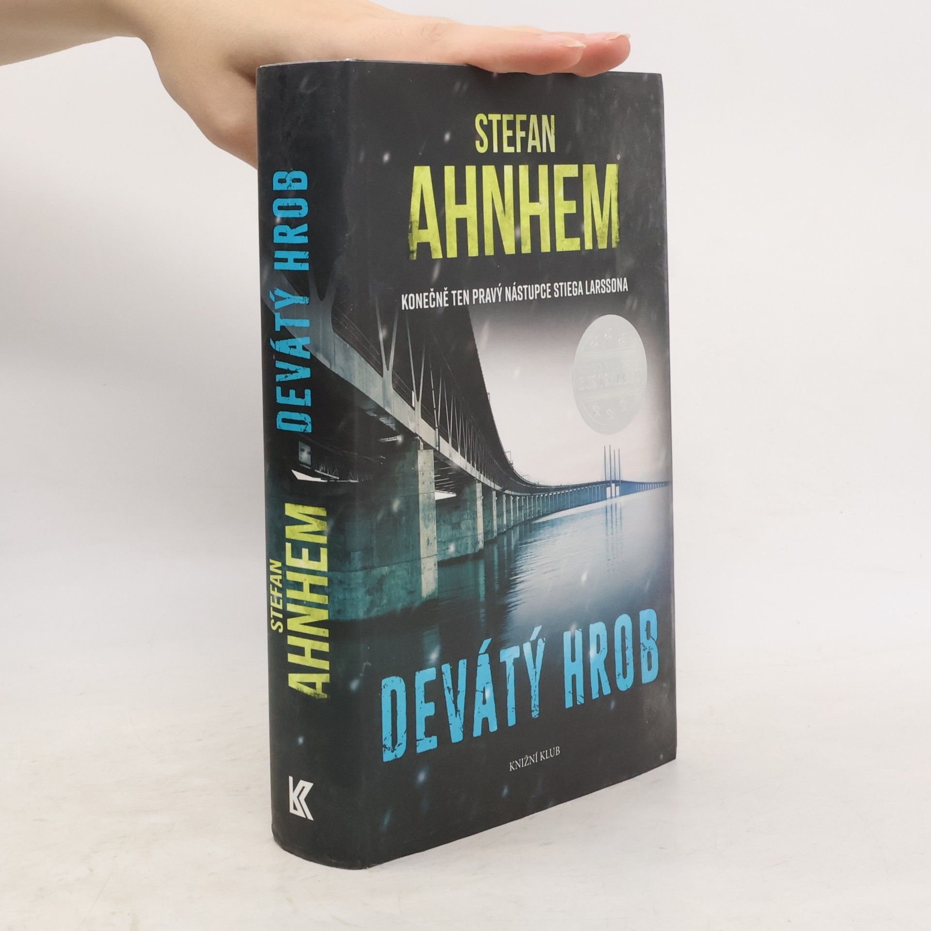 Stefan Ahnhem Devátý hrob