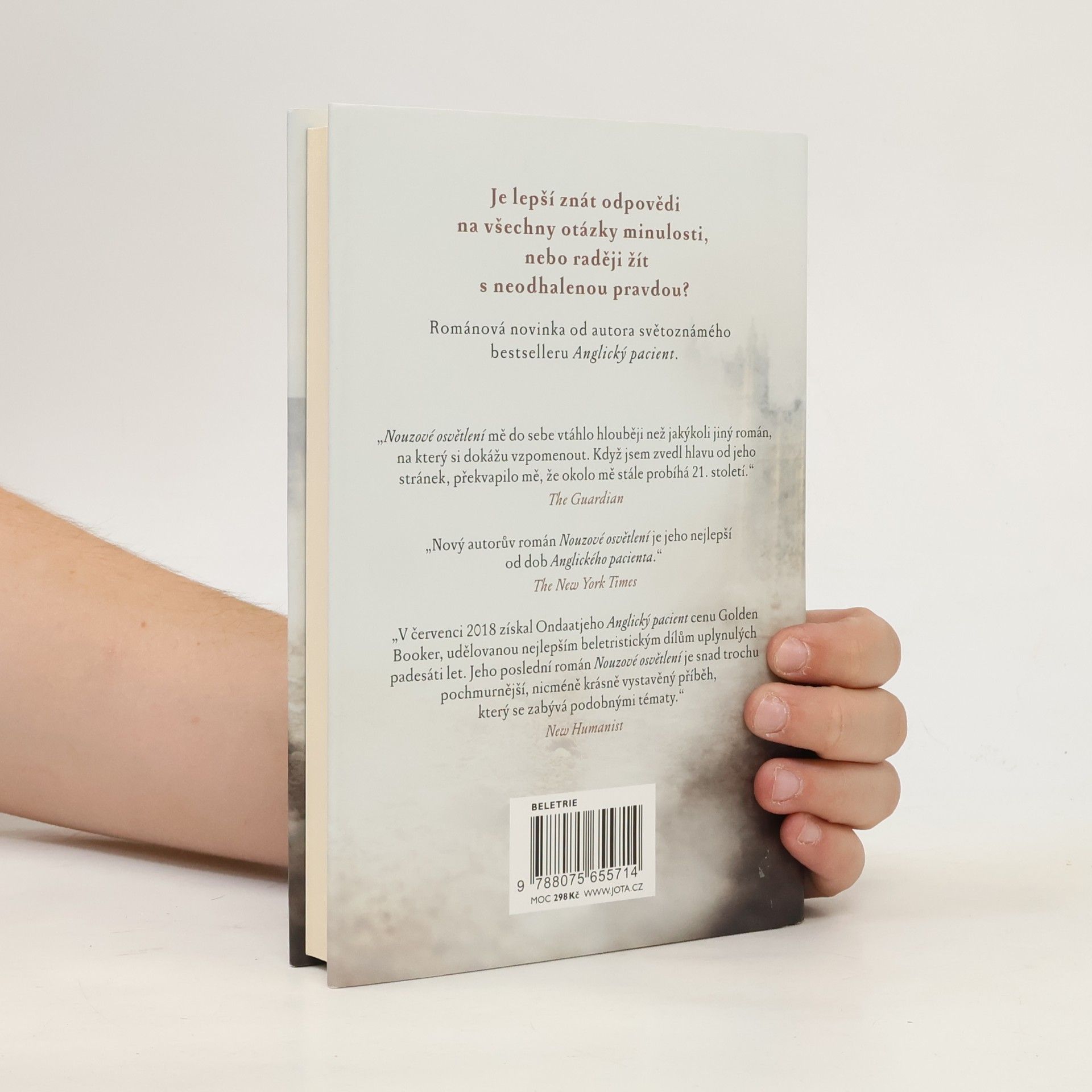 Michael Ondaatje Nouzové osvětlení