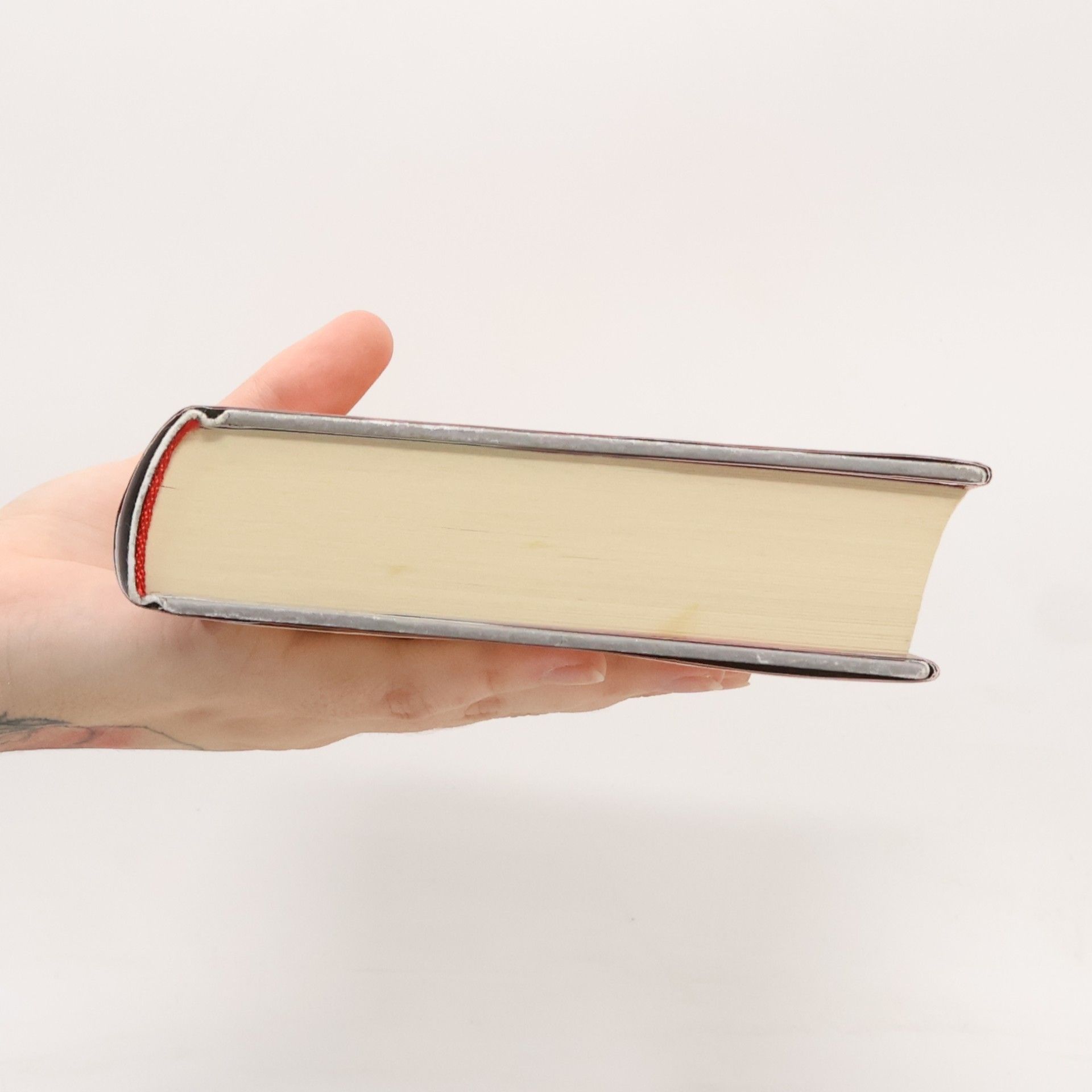 Jonas Jonasson Stoletý stařík, který vylezl z okna a zmizel