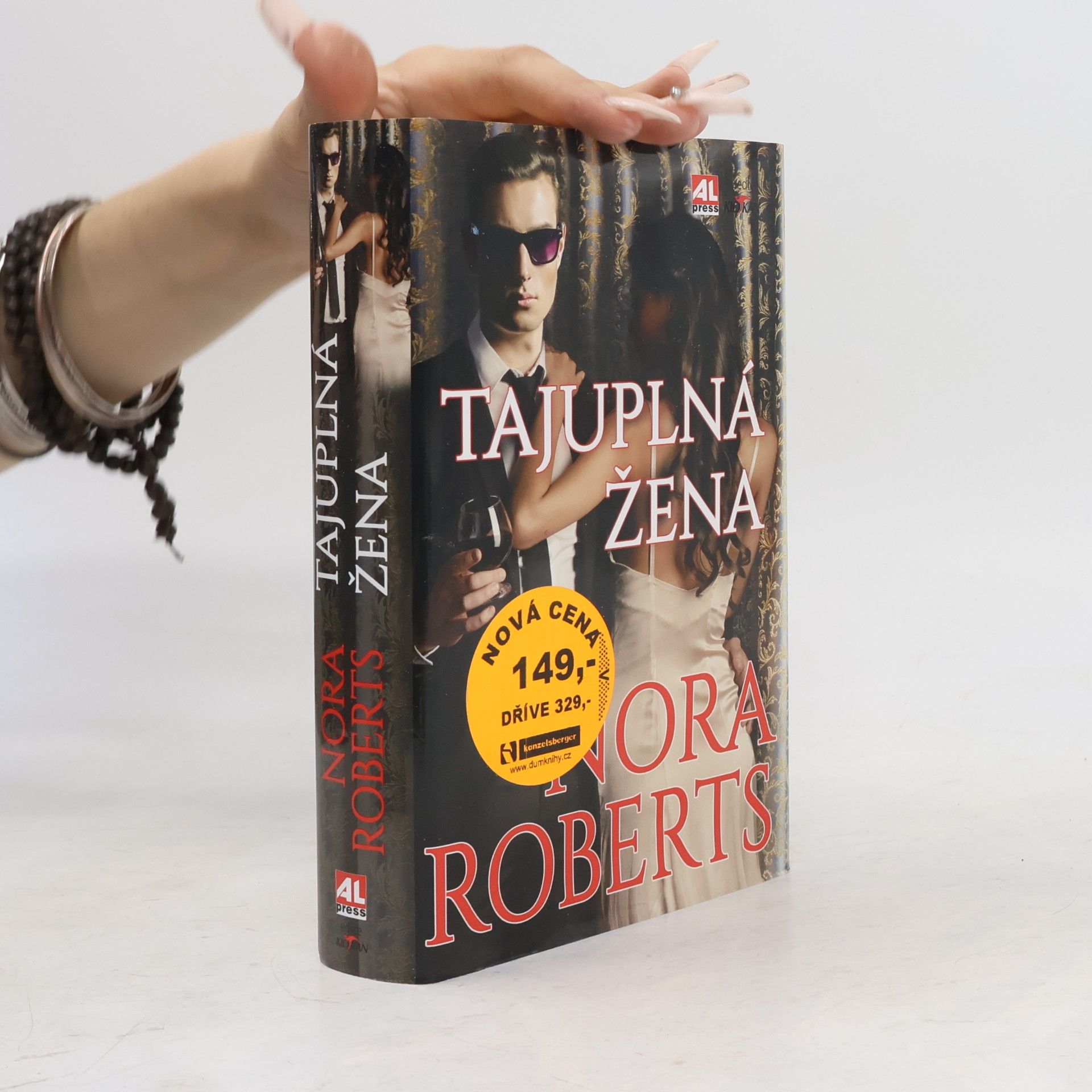 Nora Roberts Tajuplná žena