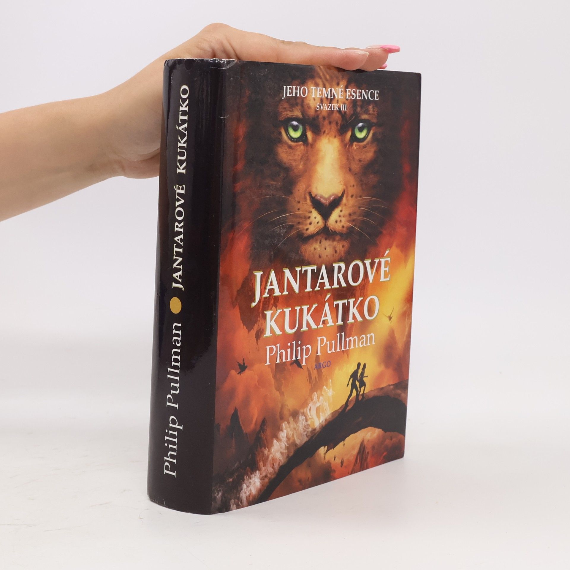 Philip Pullman Jeho temné esence. Svazek III, Jantarové kukátko