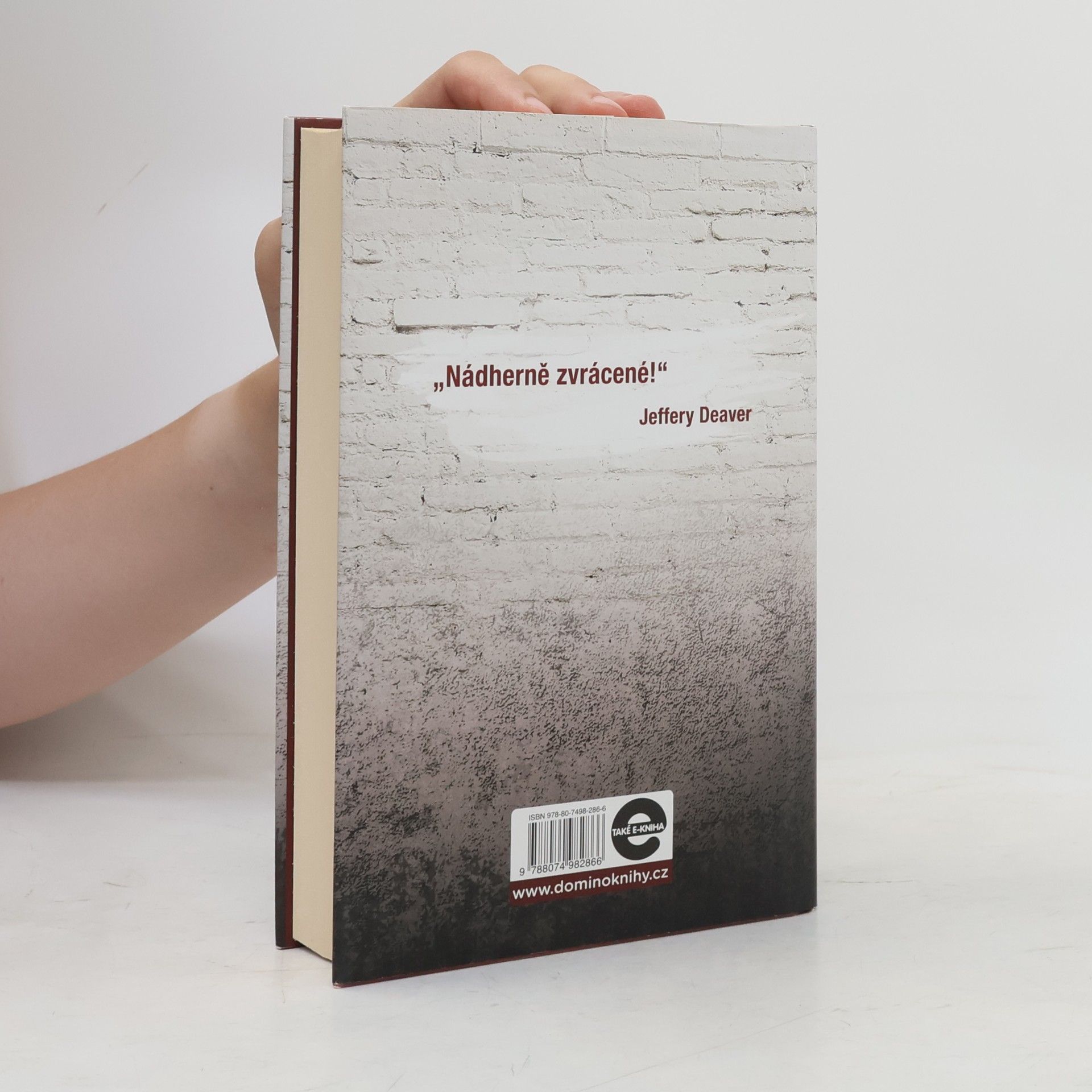J. D. (Jonathan Dylan) Barker Čtvrtá opice