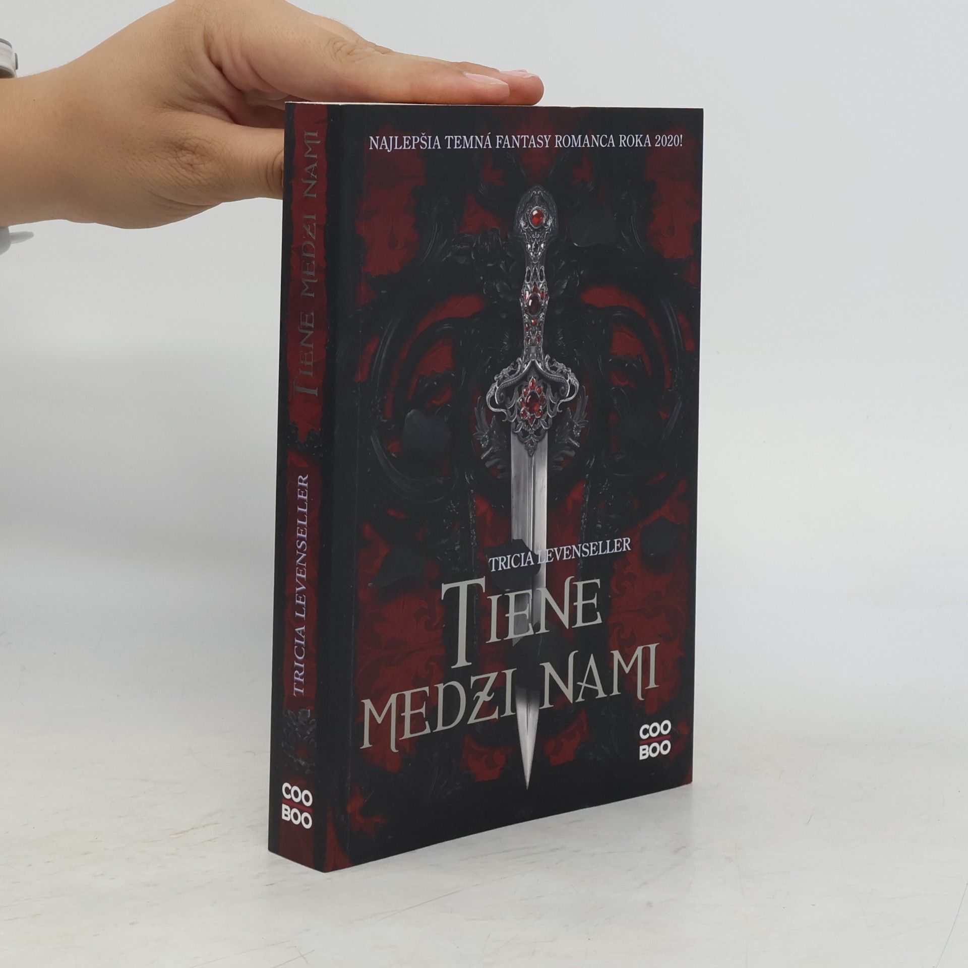 Tricia Levenseller Tiene medzi nami