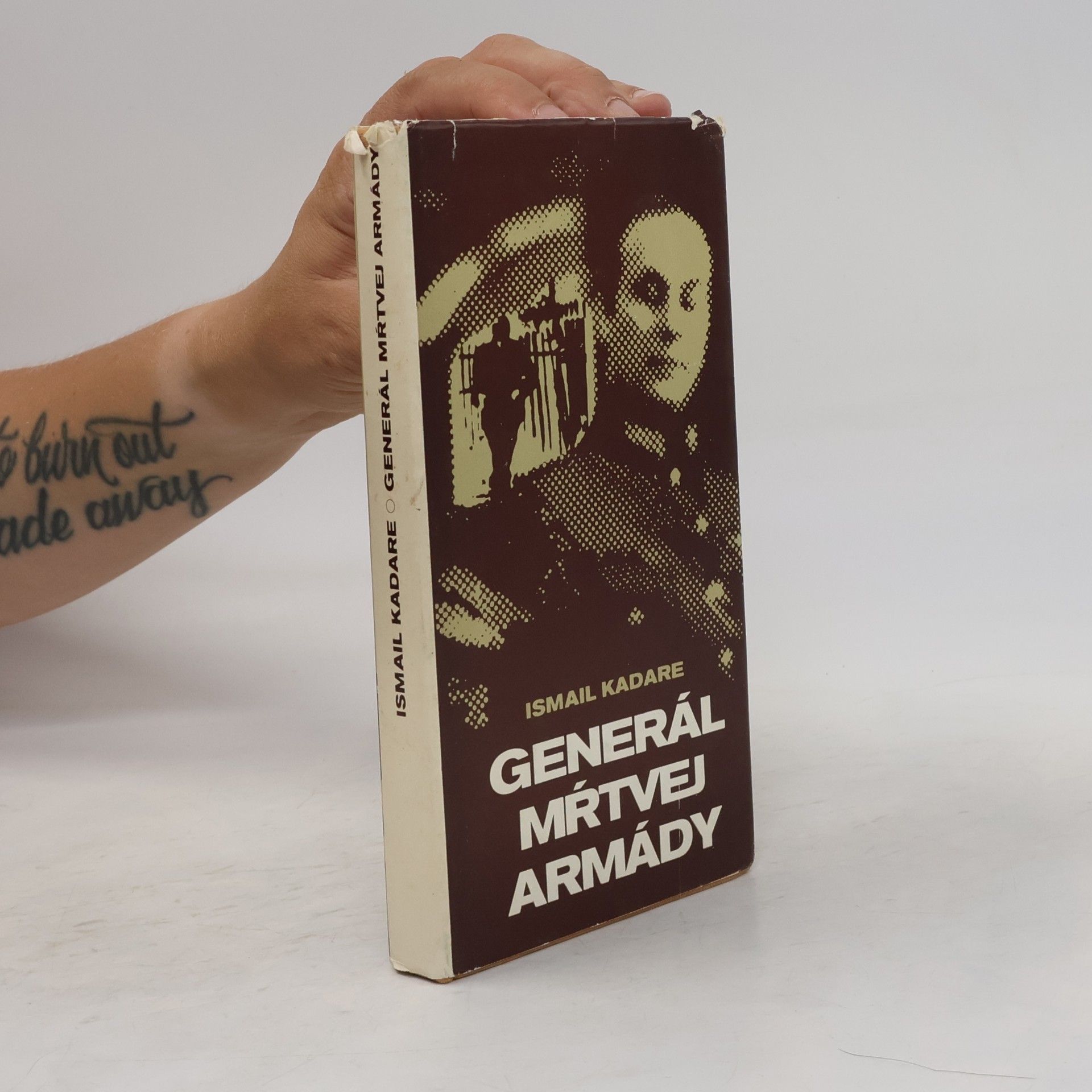 Ismail Kadare Generál mŕtvej armády