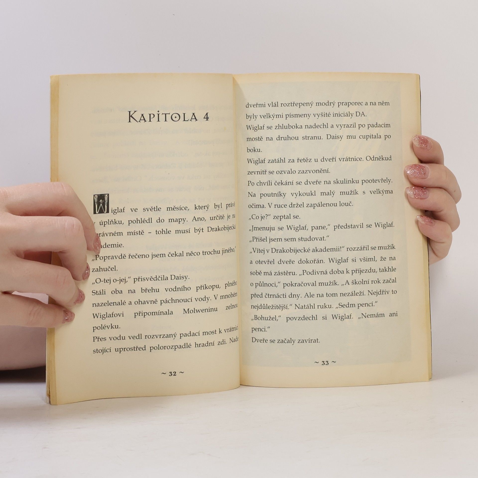 Kate McMullan Drakobijecká akademie. I, Prvně do školy