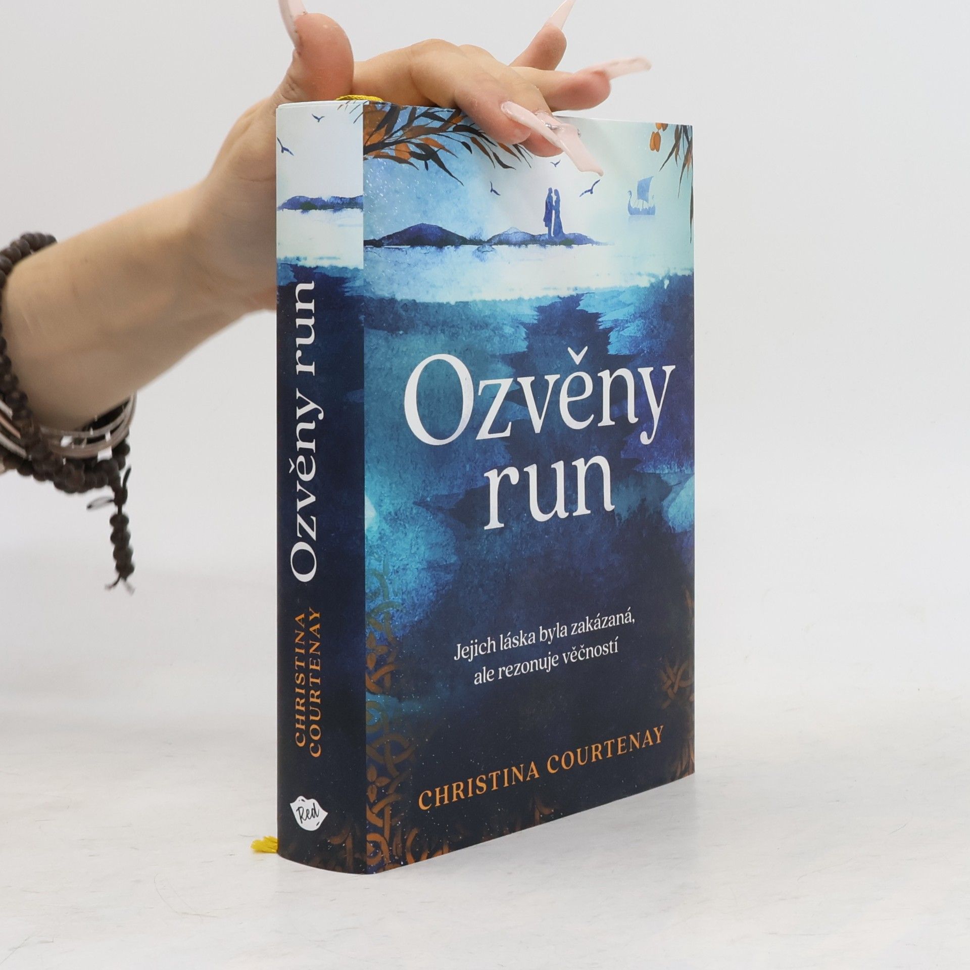 Christina Courtenay Ozvěny run