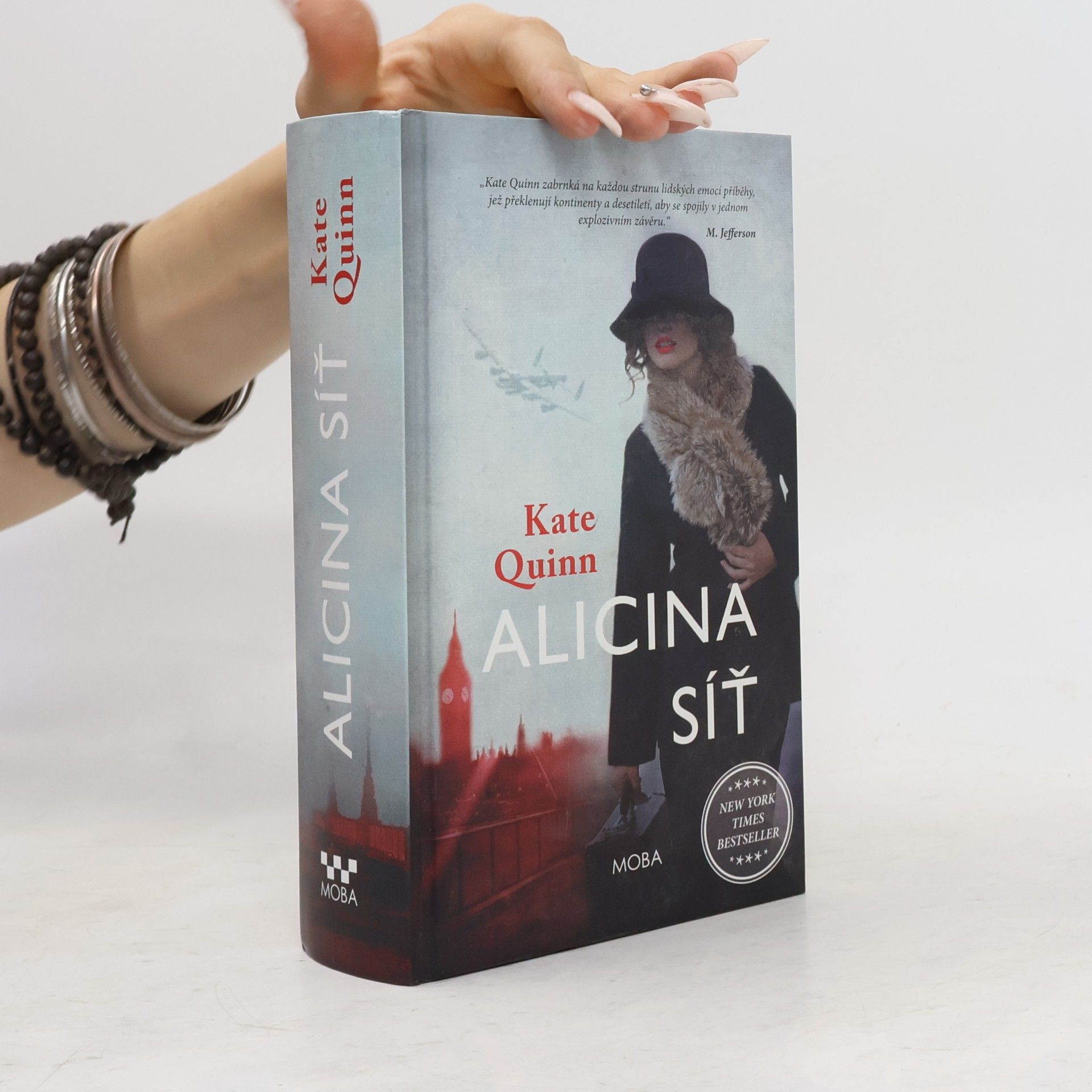 Kate Quinn Alicina síť