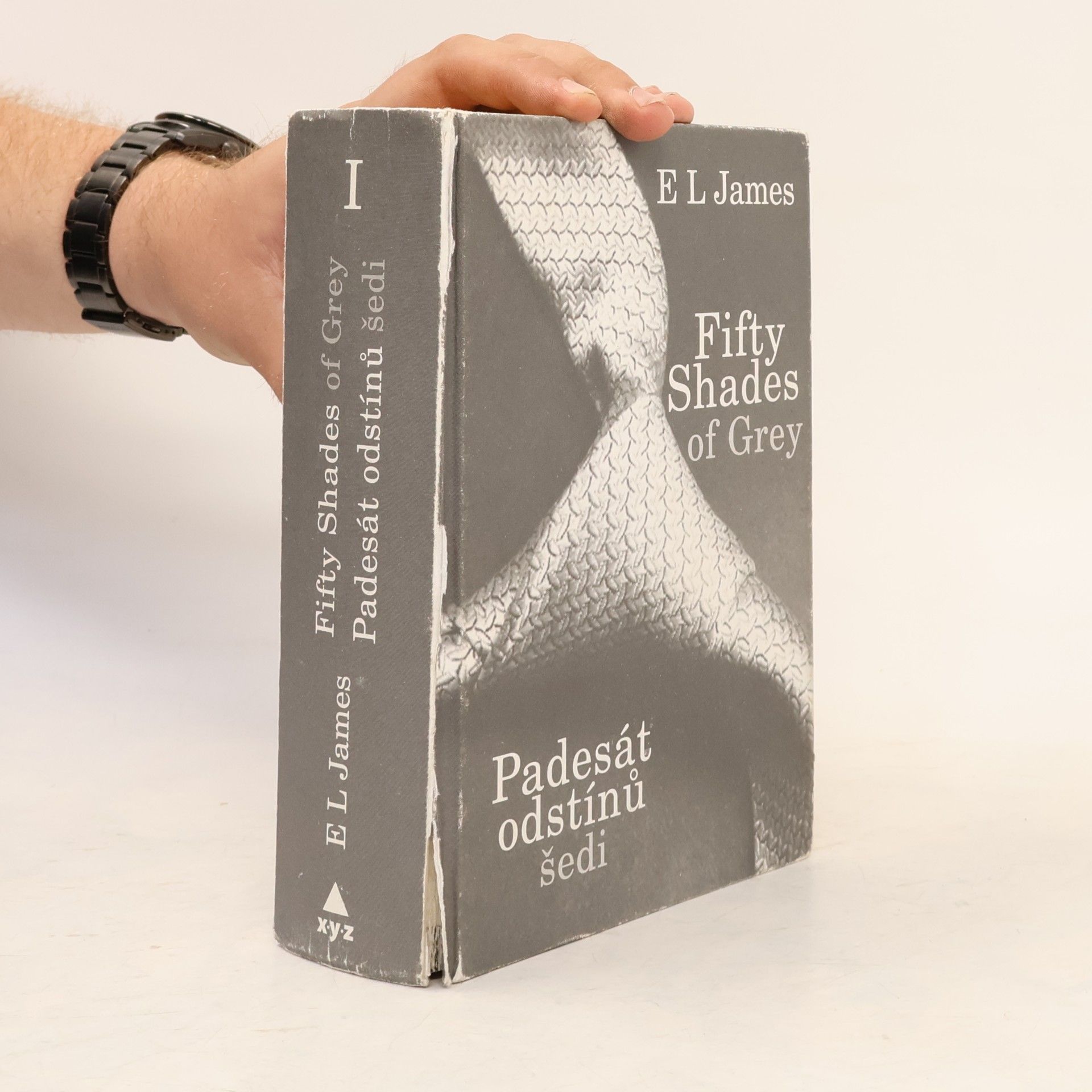 E. L. James Padesát odstínů šedi
