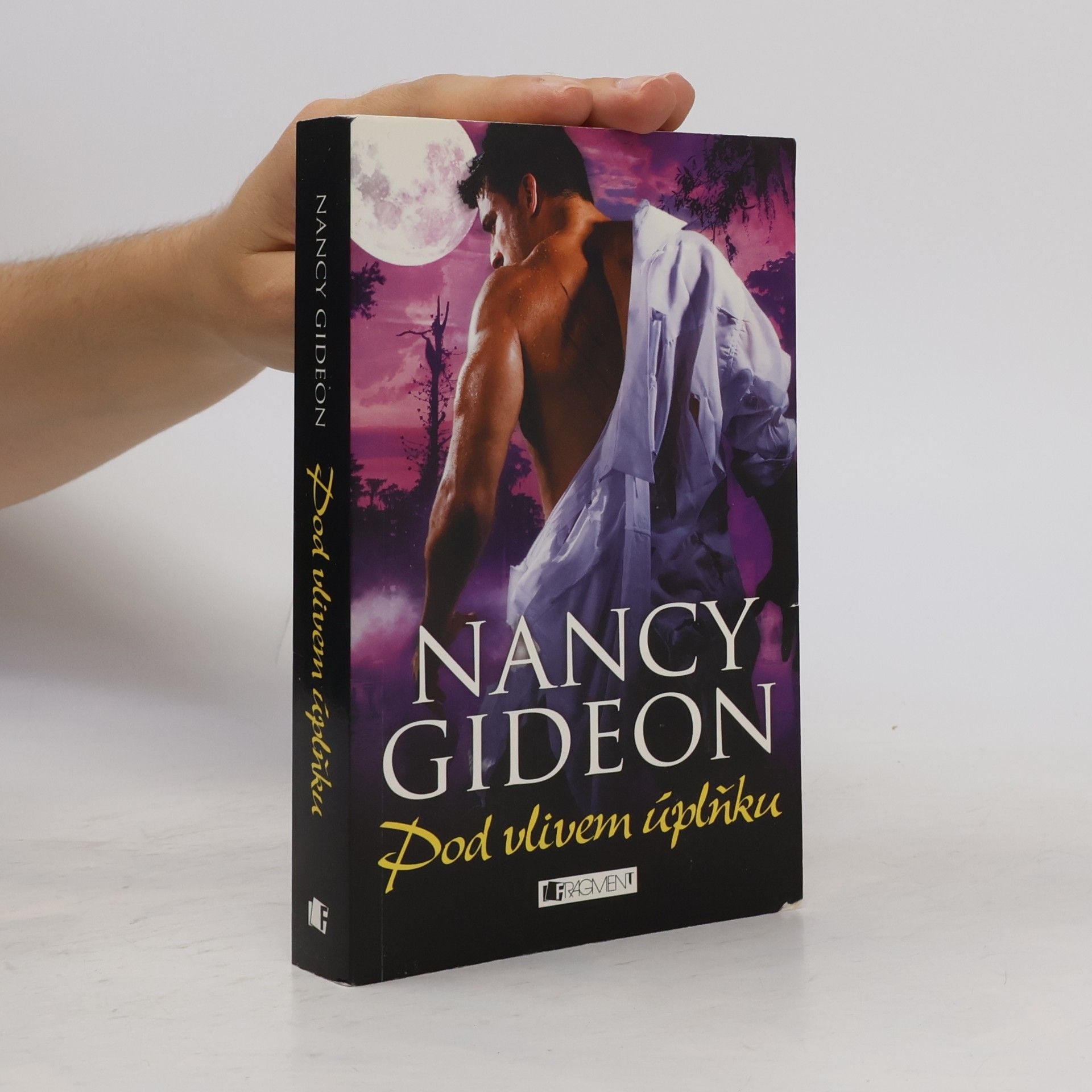 Nancy Gideon Pod vlivem úplňku