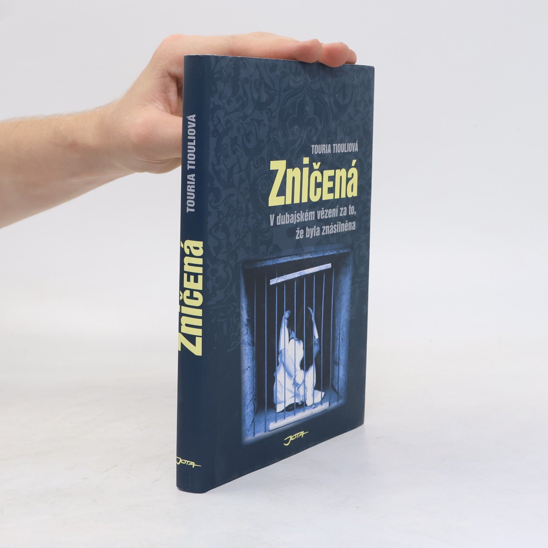 Touria Tiouli Zničená: v dubajském vězení za to, že byla znásilněna