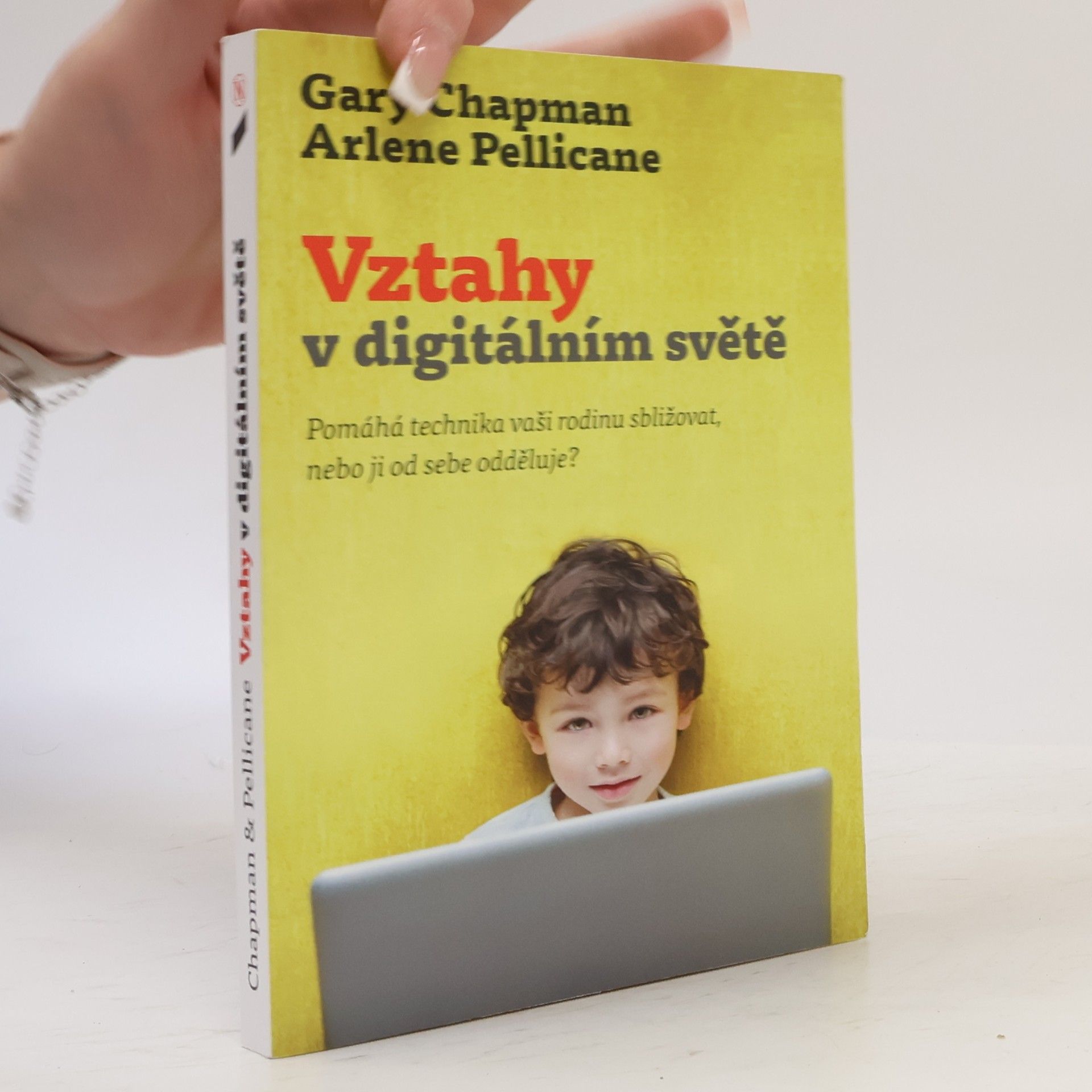 Arlene Pellicane Vztahy v digitálním světě