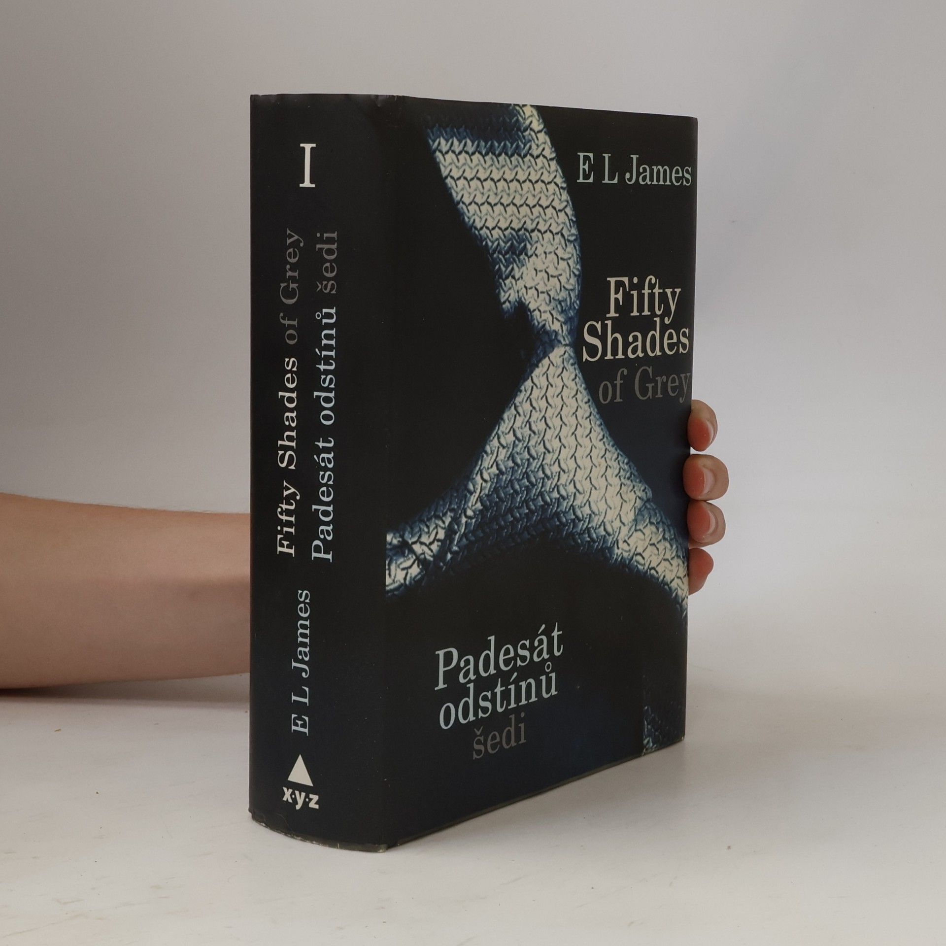E. L. James Padesát odstínů šedi
