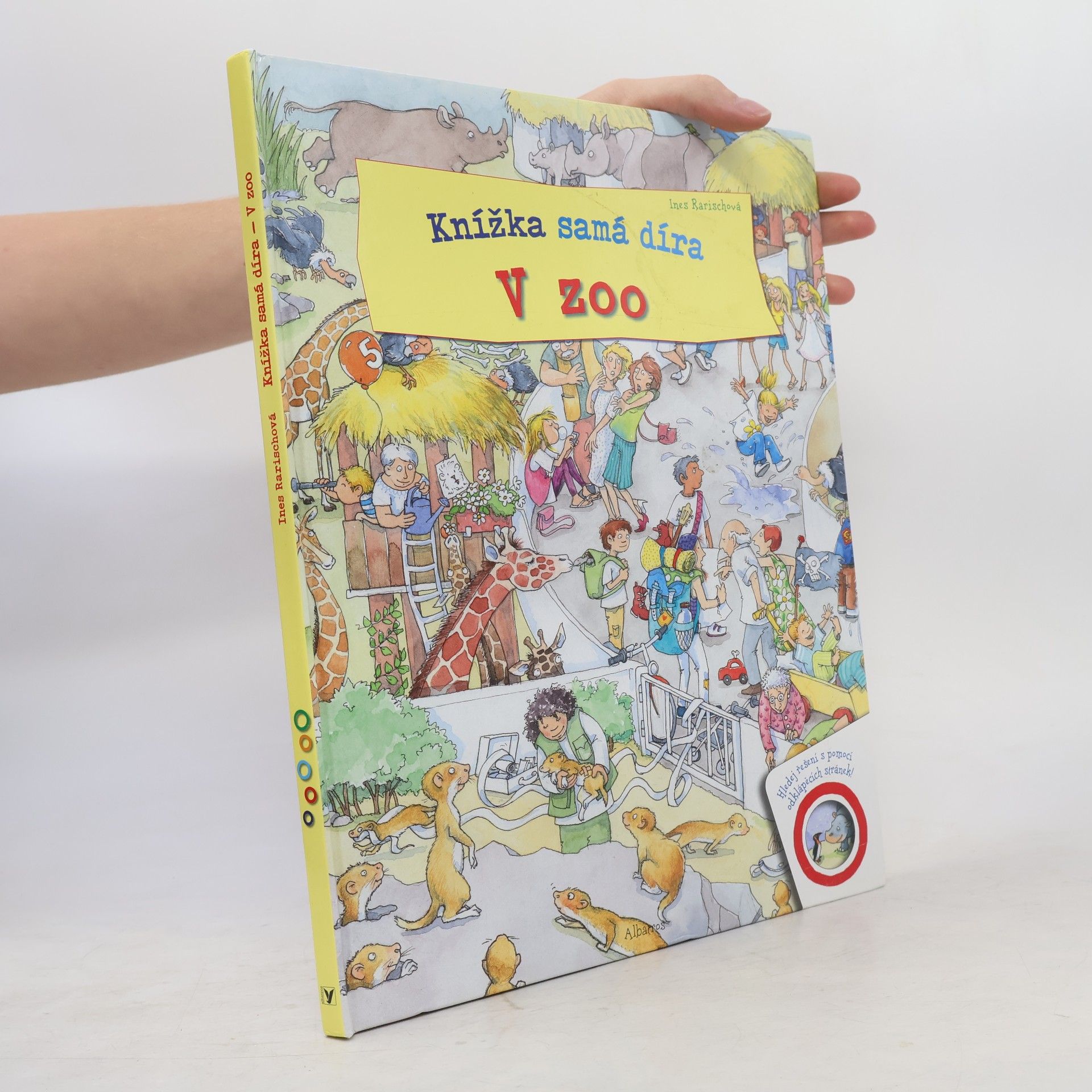 Ines Rarisch Knížka samá díra - V zoo