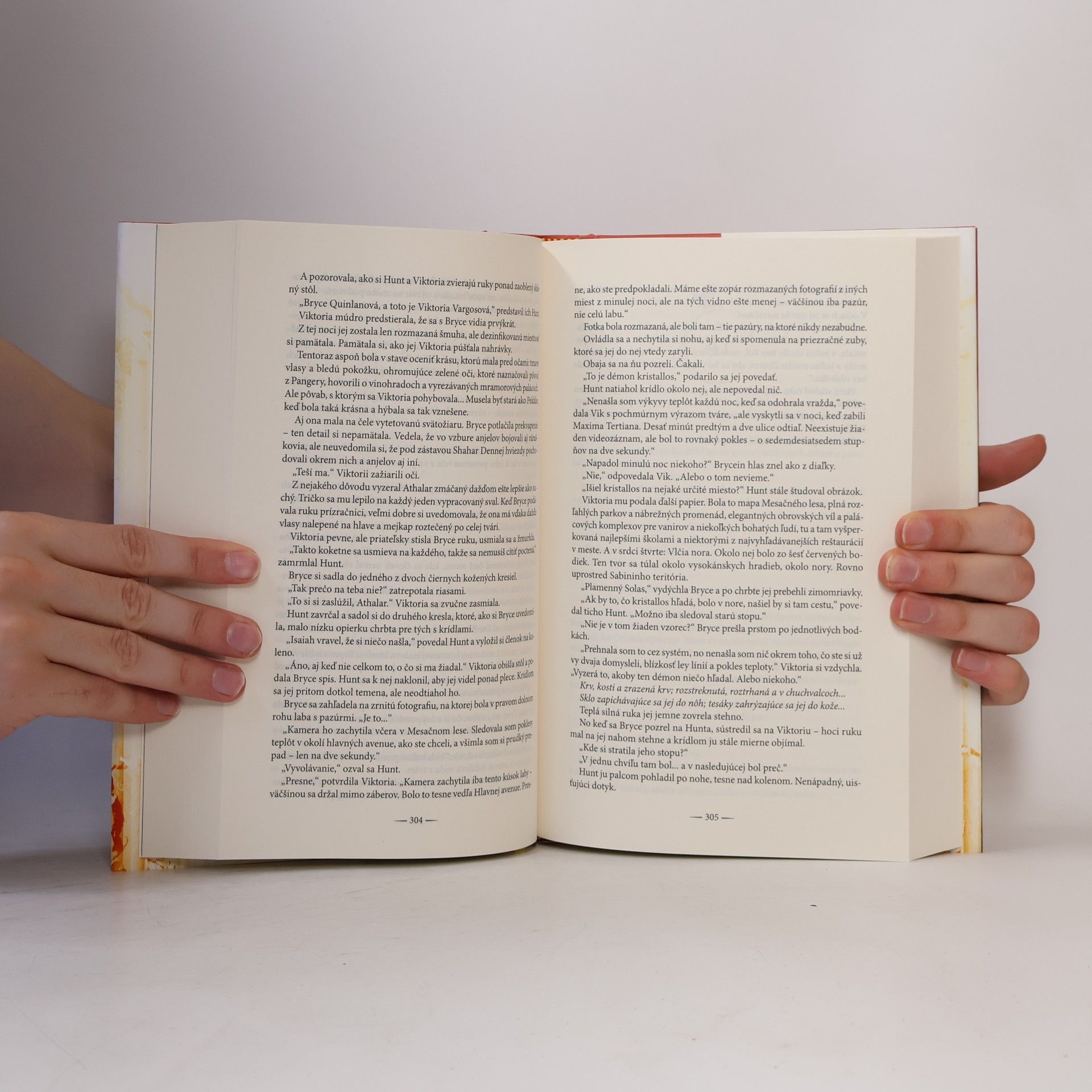 Sarah J. Maas Rod zeme a krvi