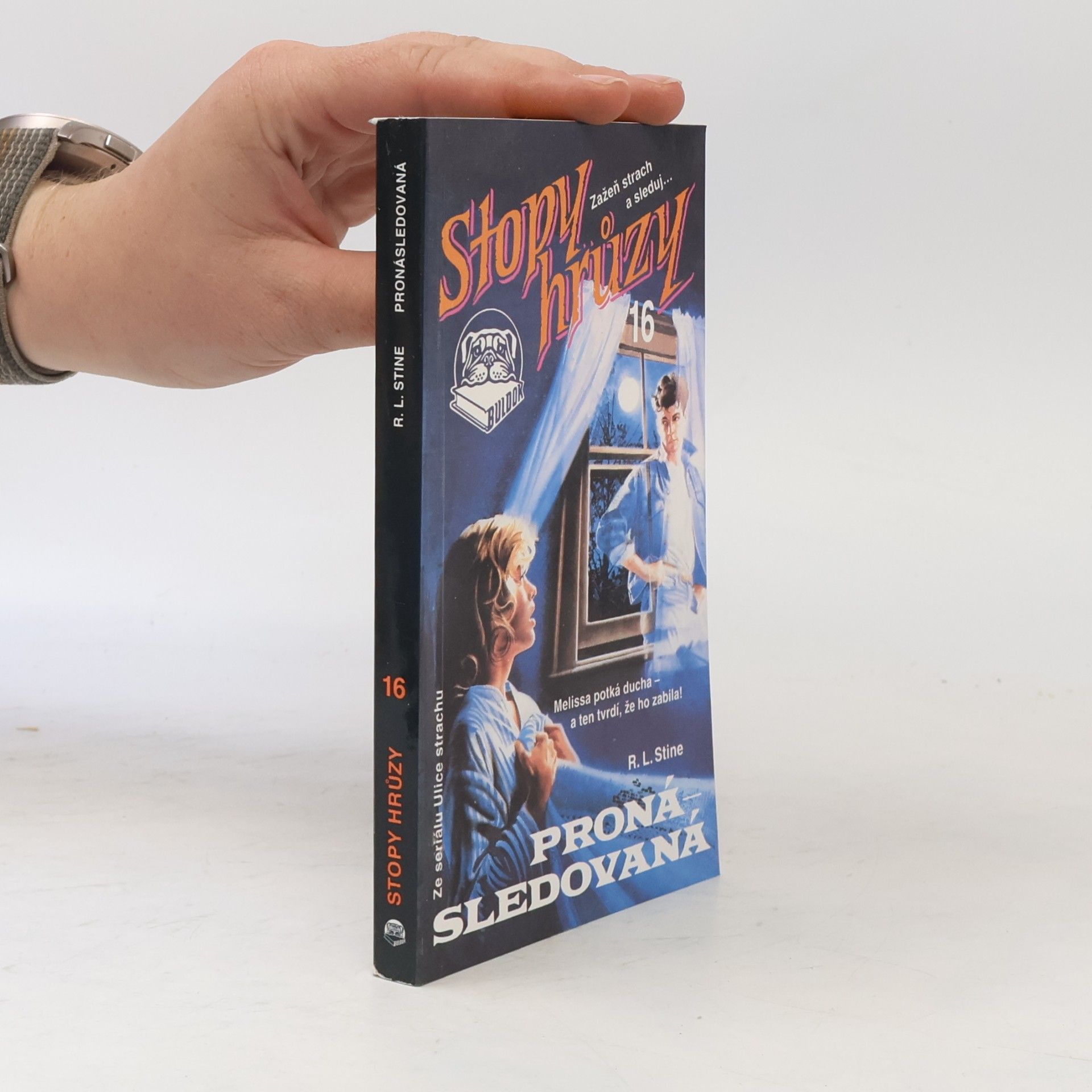 R. L. Stine Pronásledovaná. Stopy hrůzy 16