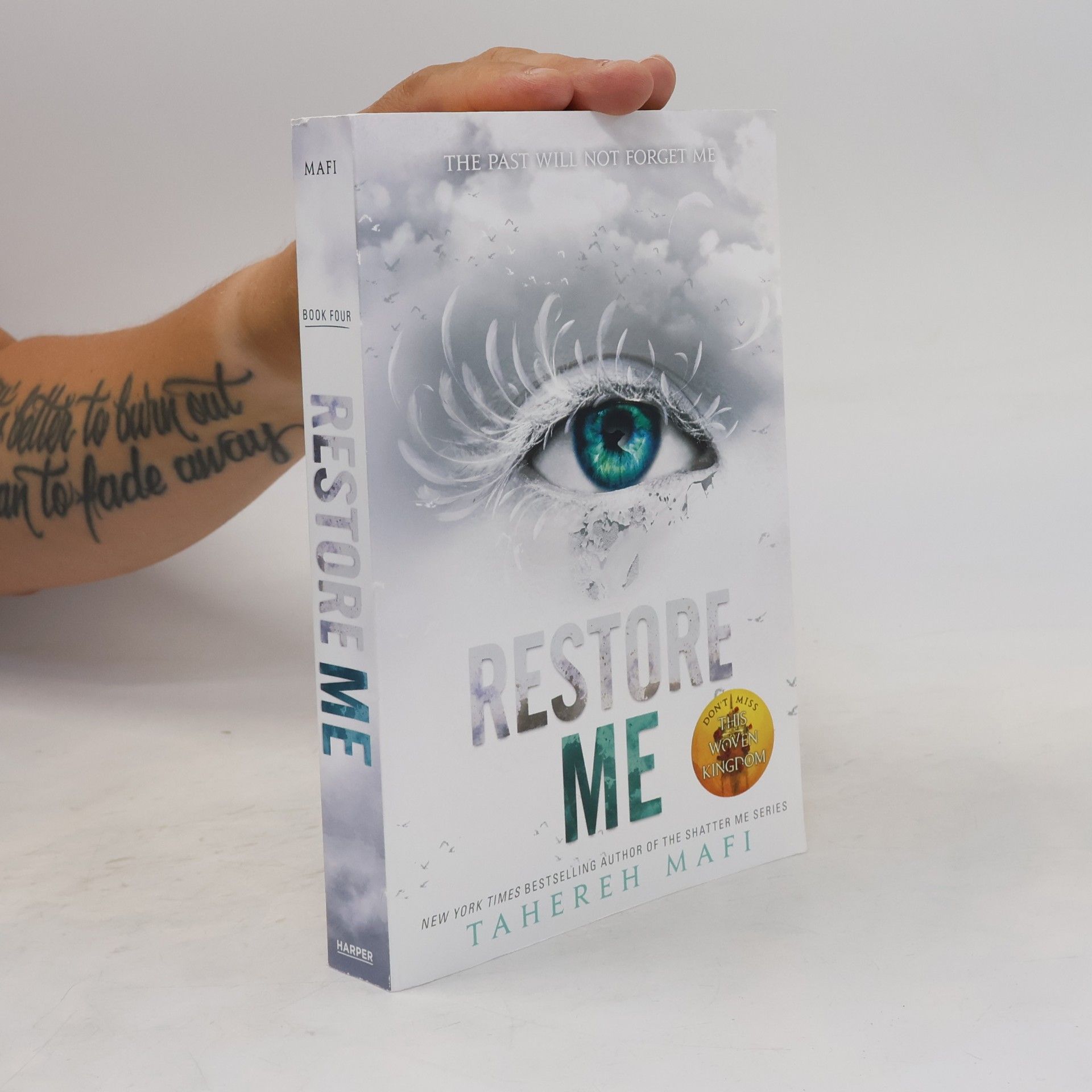 Tahereh Mafi Restore me