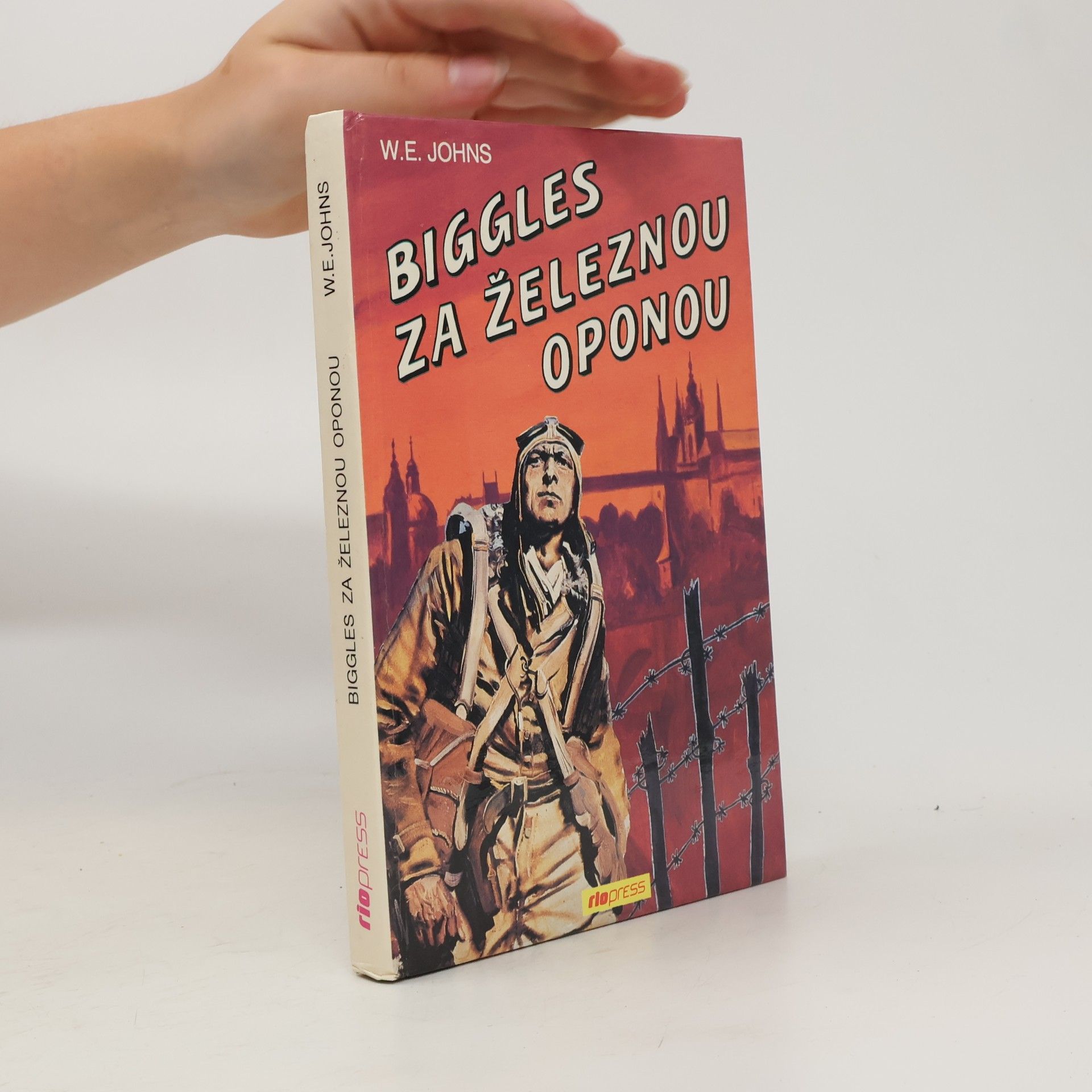 W. E. Johns Biggles za železnou oponou