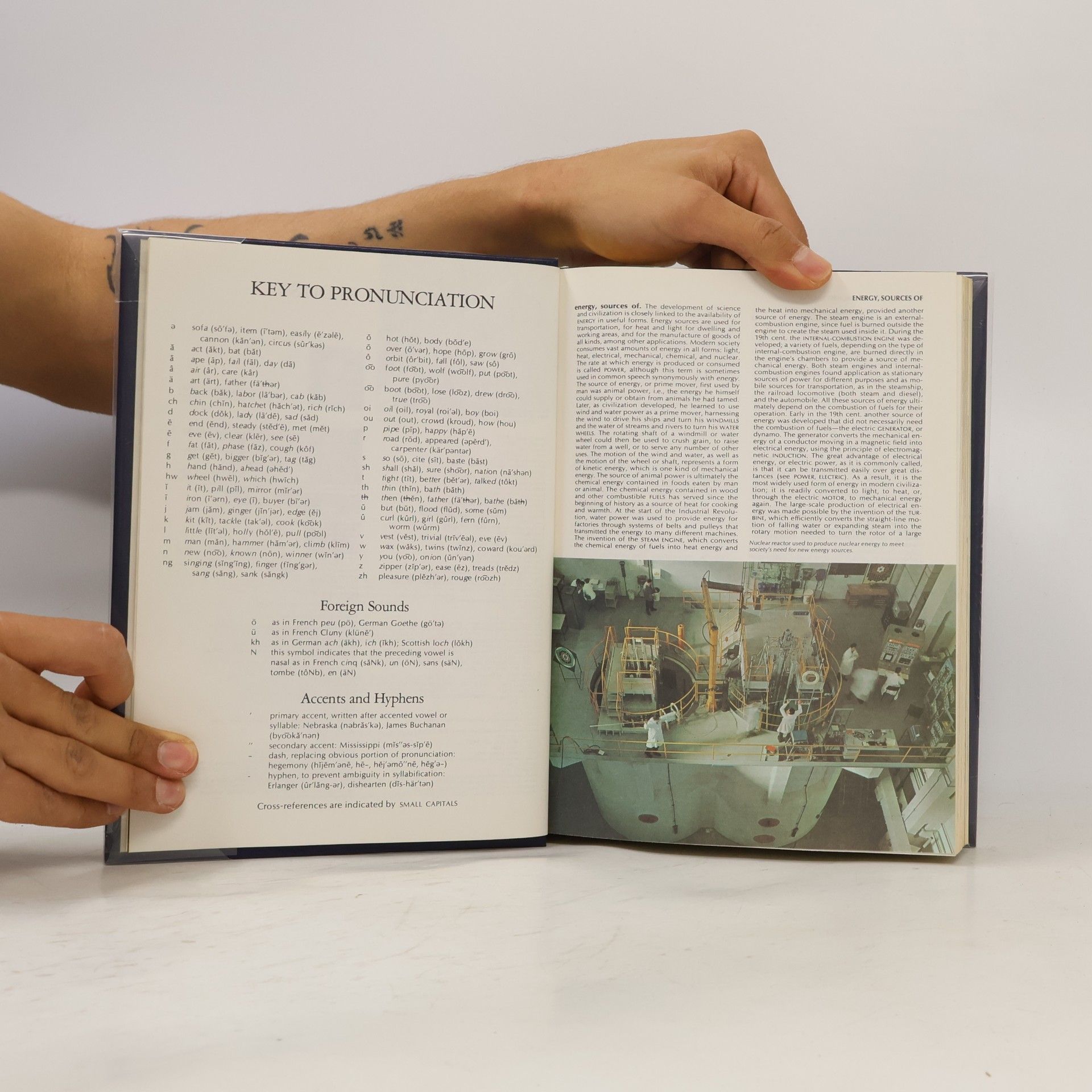 Various authors The New Illustrated Columbia Encyclopedia 8
