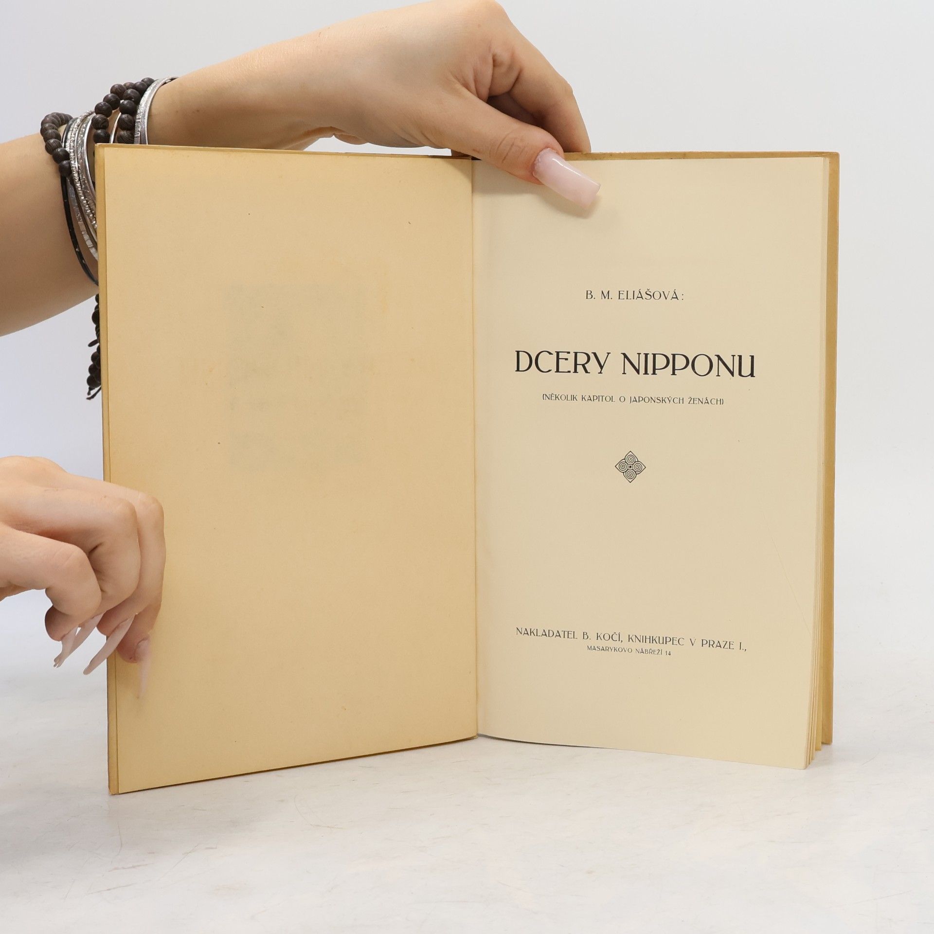 Barbora Markéta Eliášová Dcery Nipponu. Několik kapitol o japonských ženách