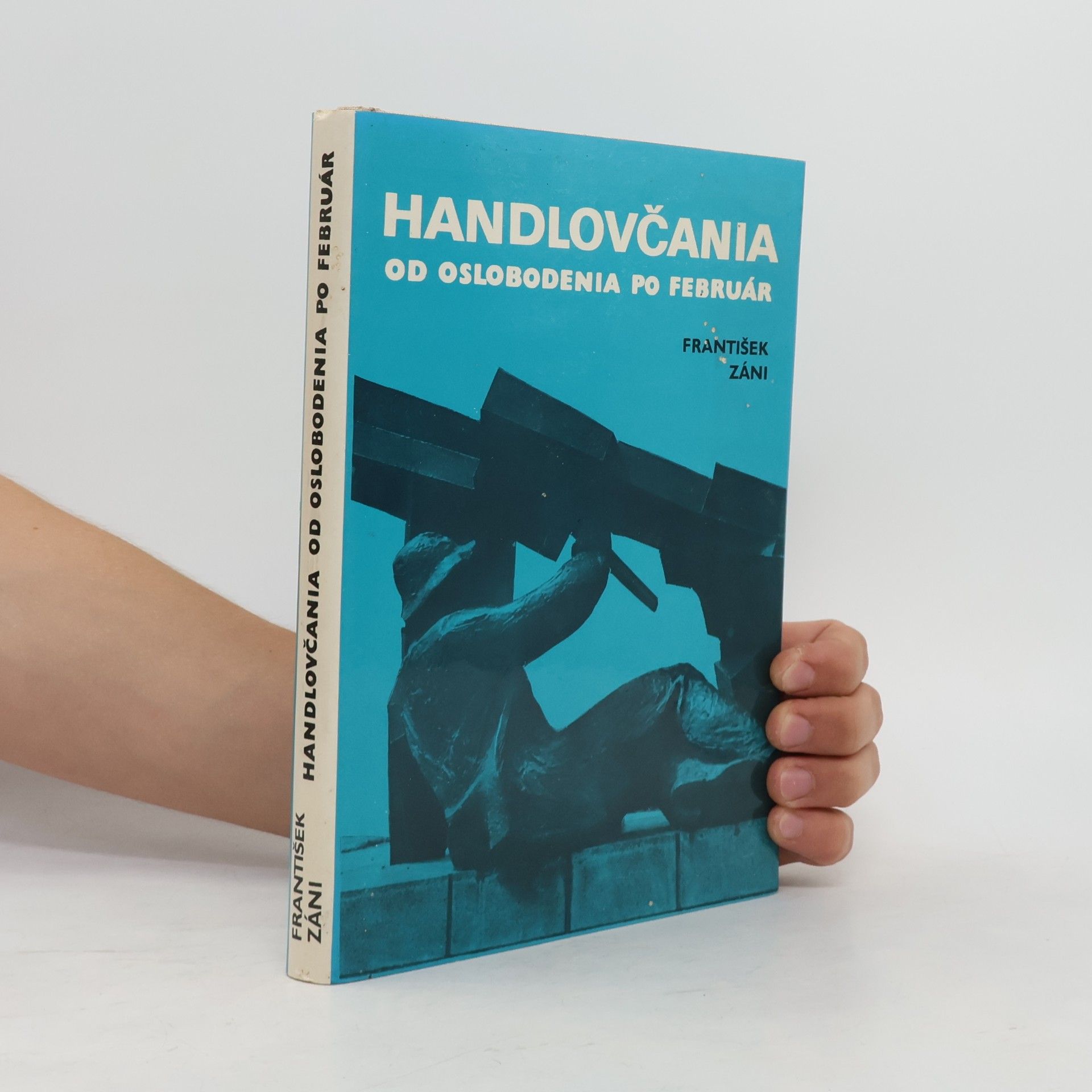 Handlovčania. Od oslobodenia po február