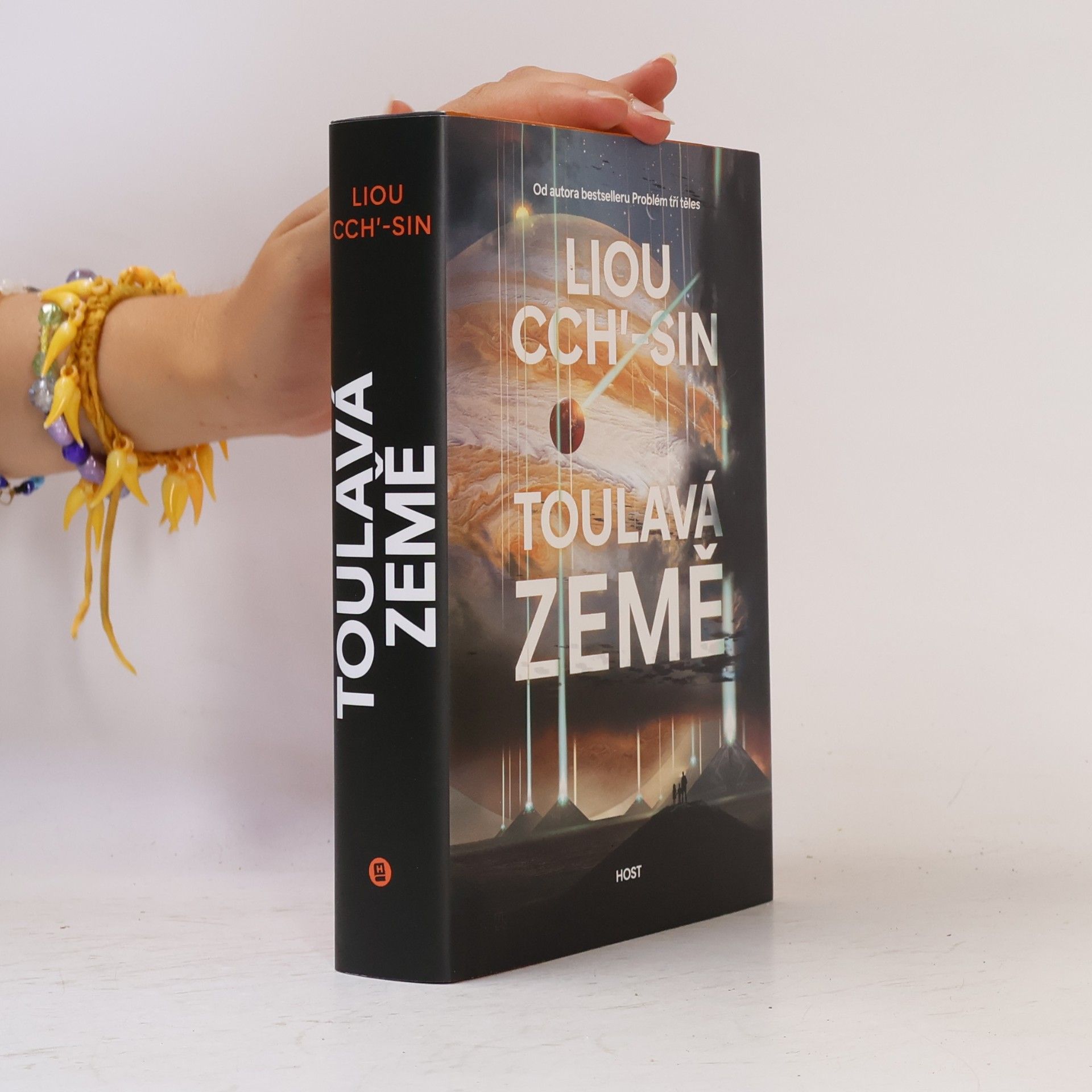Cixin Liu Toulavá Země