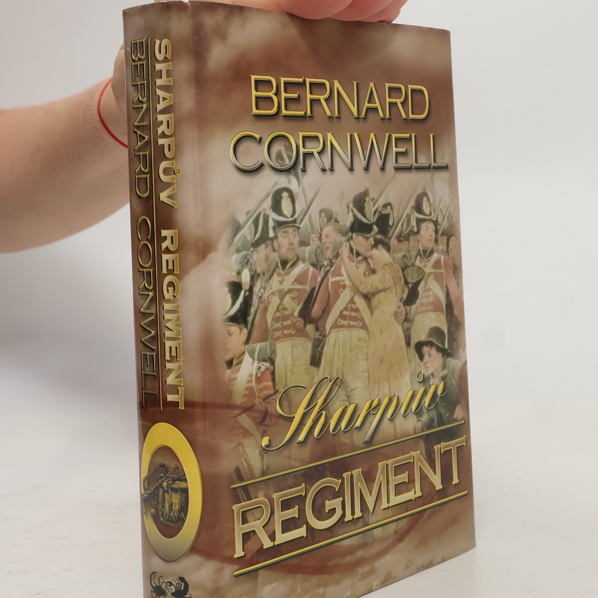 Bernard Cornwell Sharpův regiment
