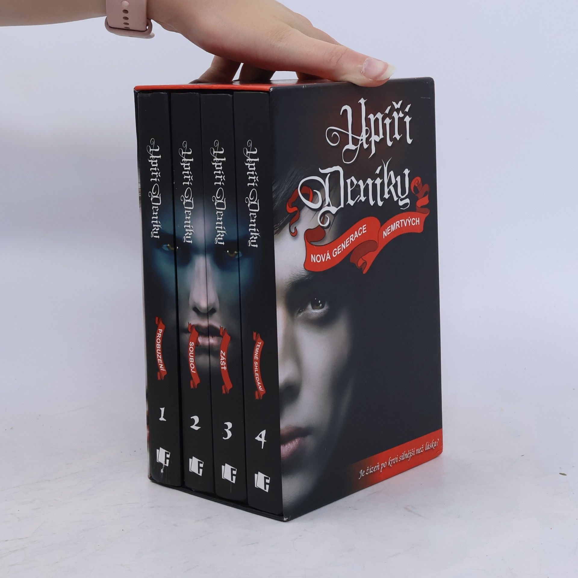 L. J. Smithová  Upíří deníky 1-4