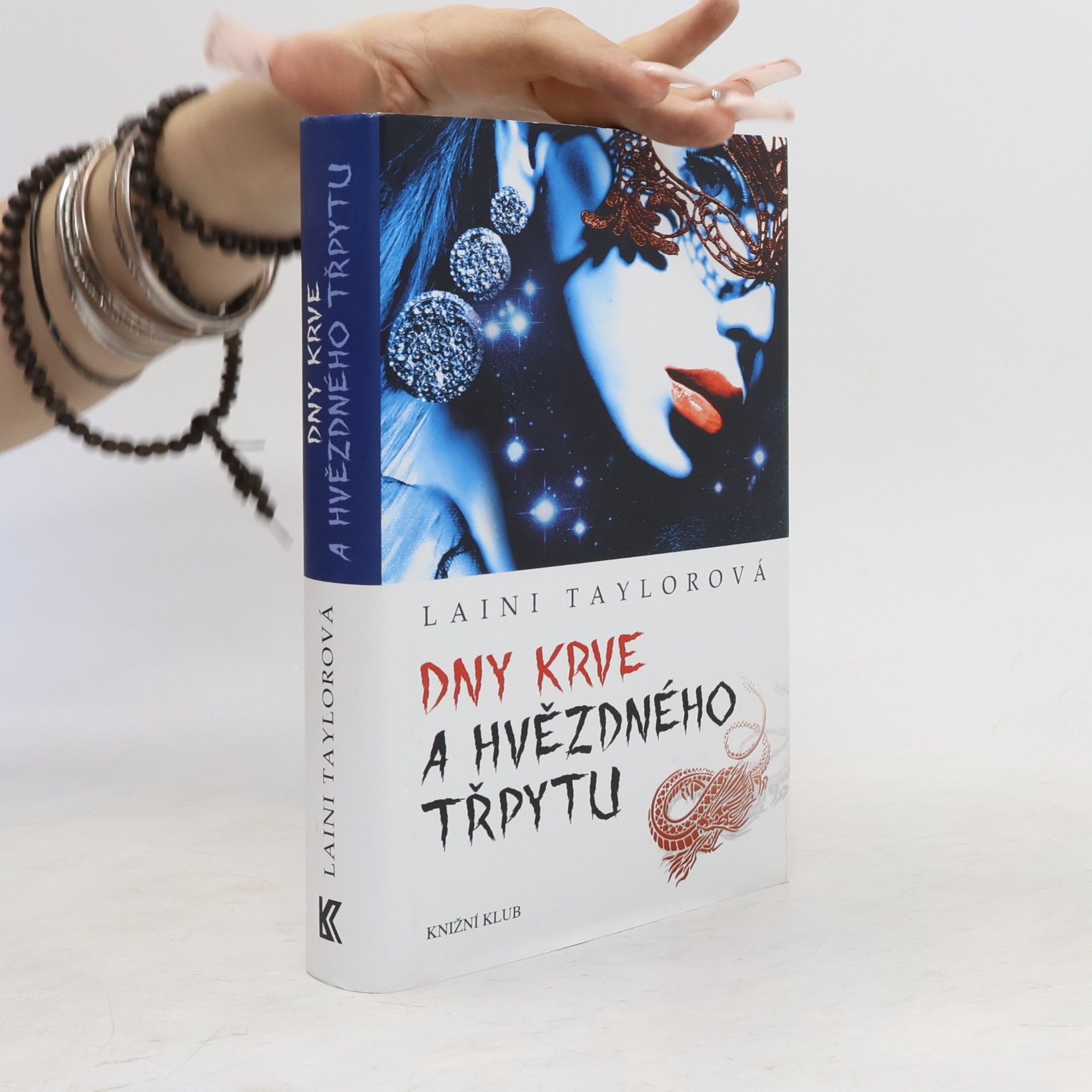 Dny krve a hvězdného třpytu