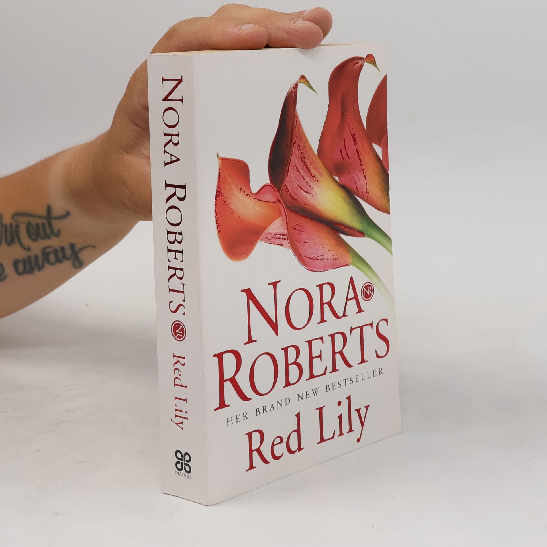 Nora Roberts Red Lily