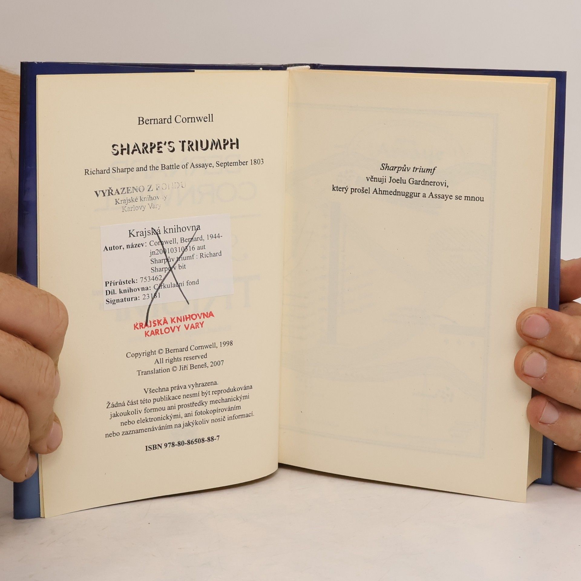 Bernard Cornwell Sharpův triumf