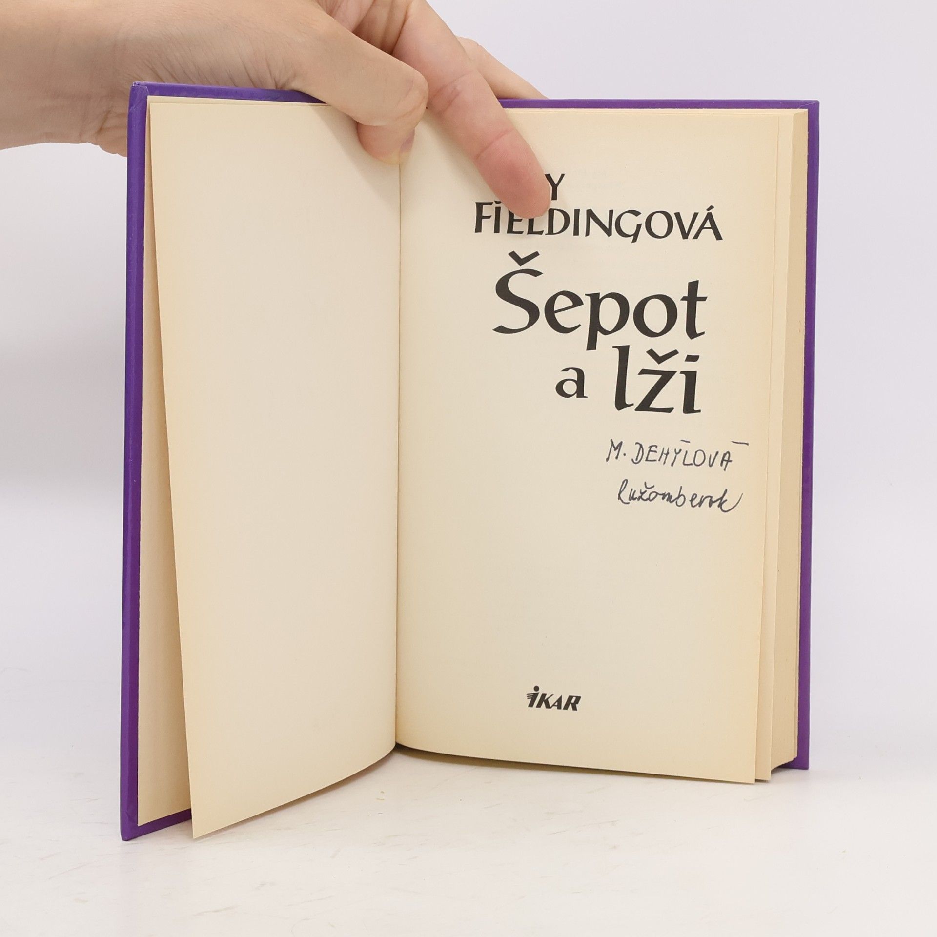 Joy Fielding Šepot a lži