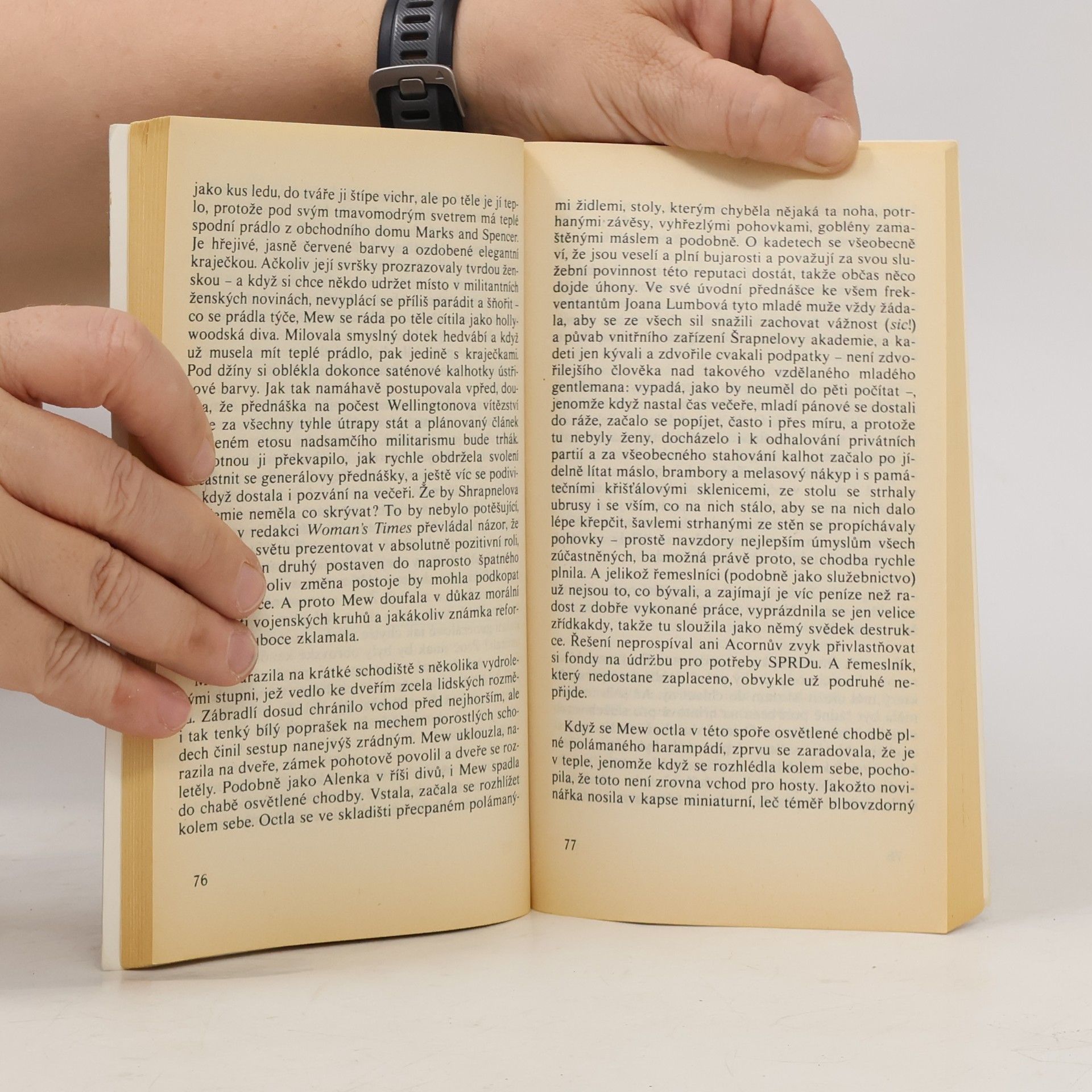 Fay Weldon Shrapnelova akademie