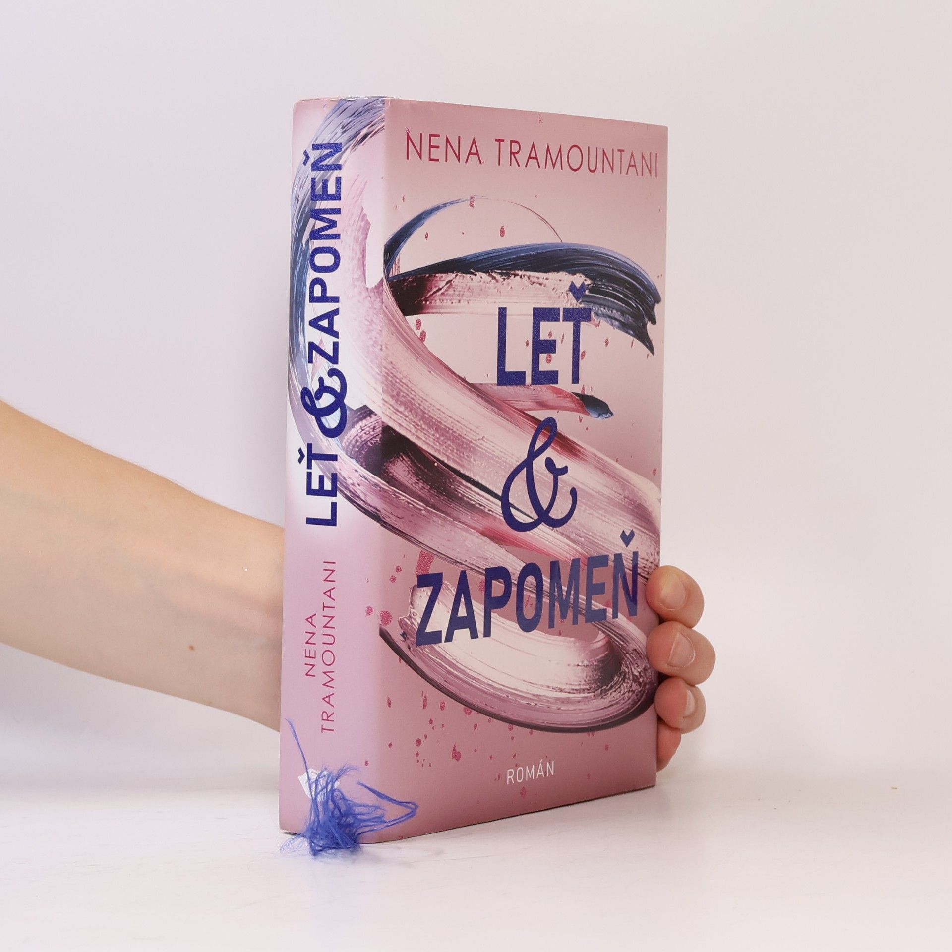 Nena Tramountani Leť & zapomeň