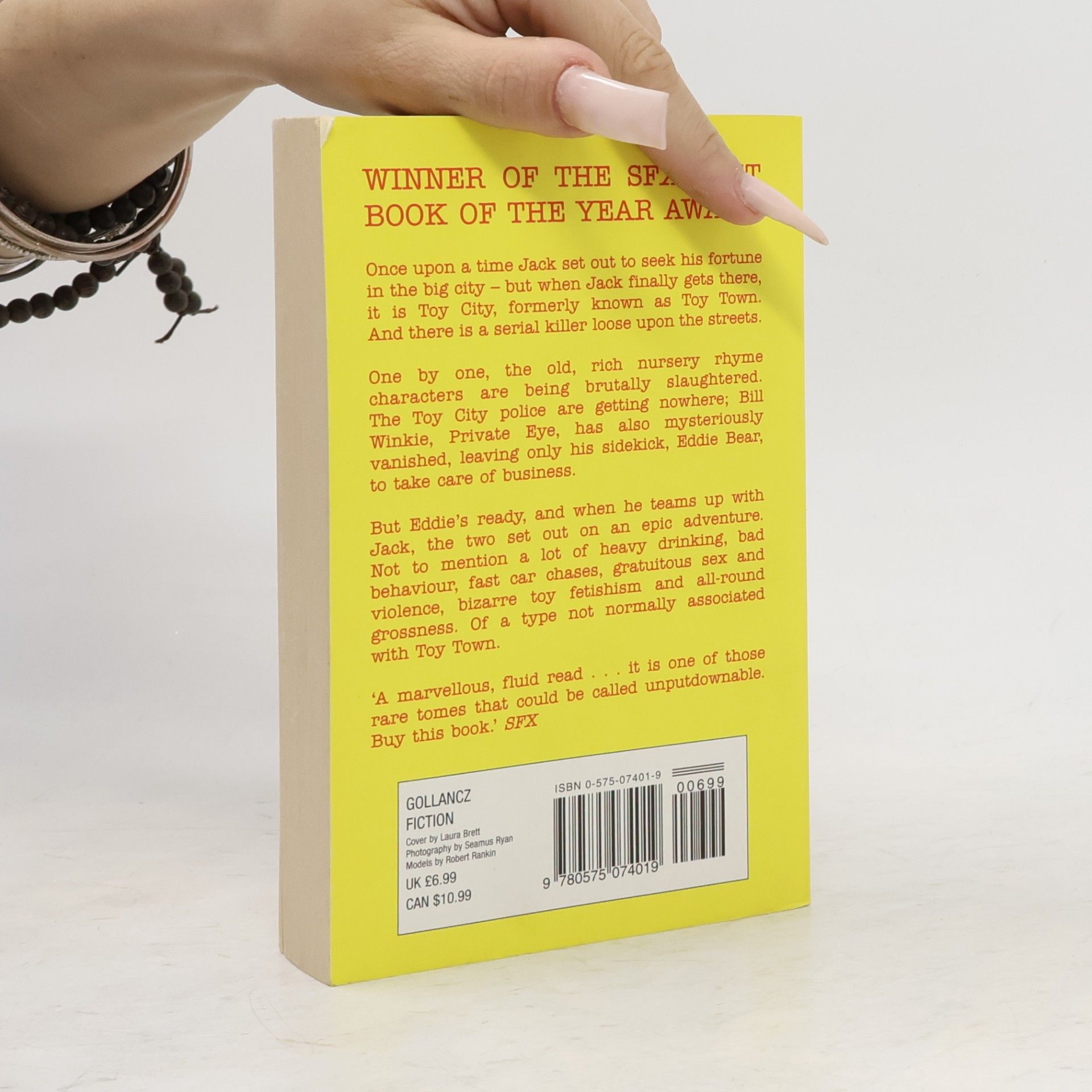 Robert Rankin The Hollow Chocolate Bunnies of the Apocalypse