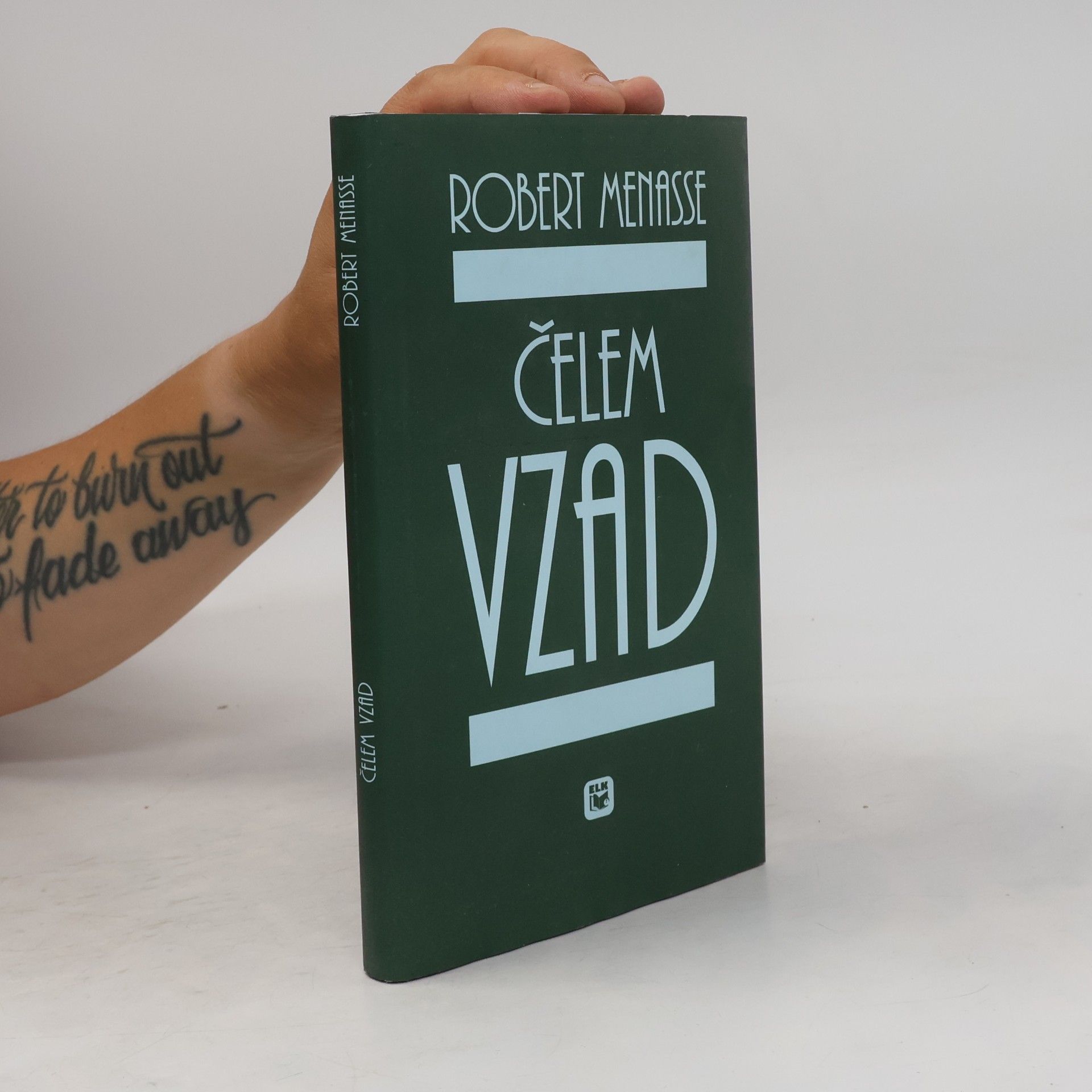 Robert Menasse Čelem vzad