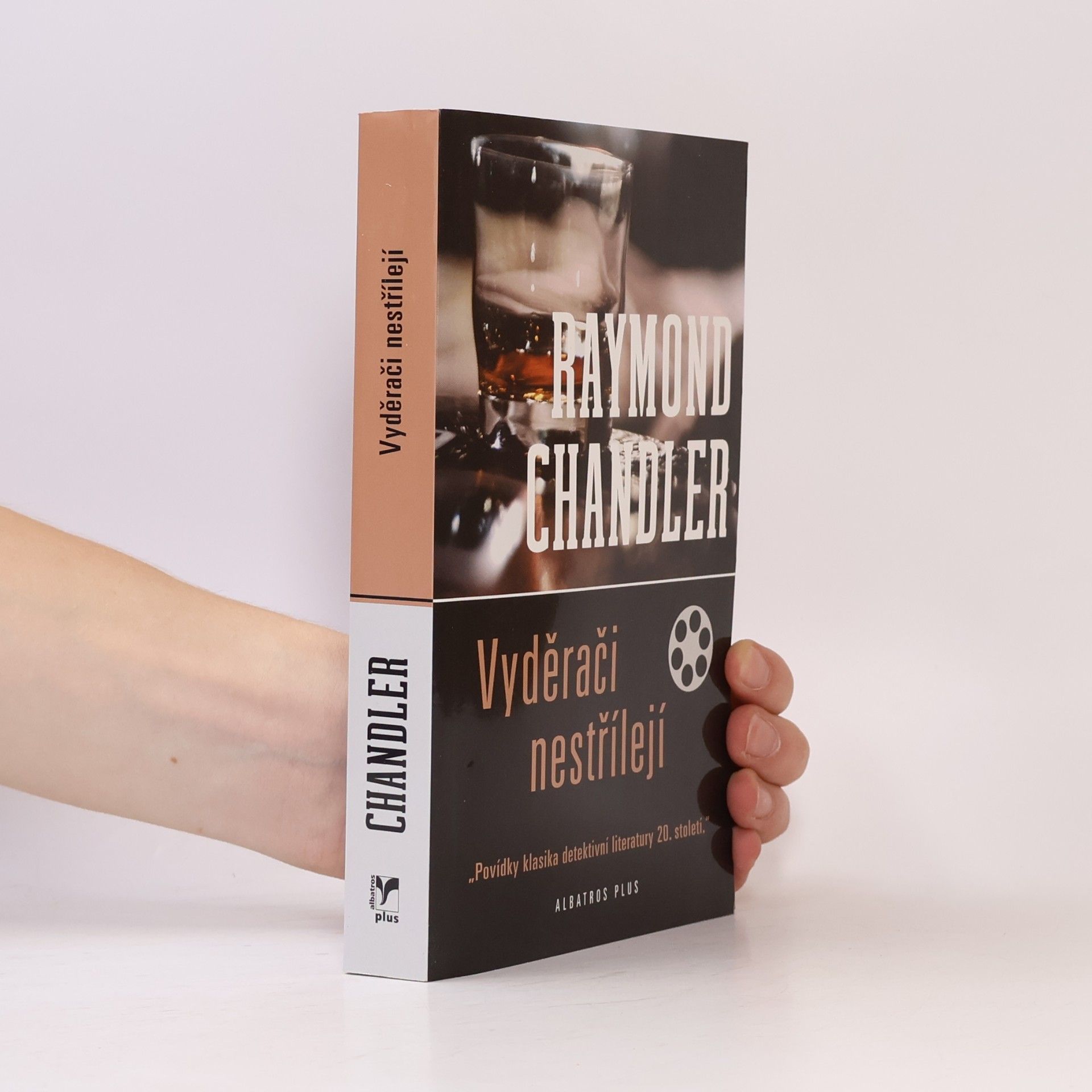 Raymond Chandler Vyděrači nestřílejí
