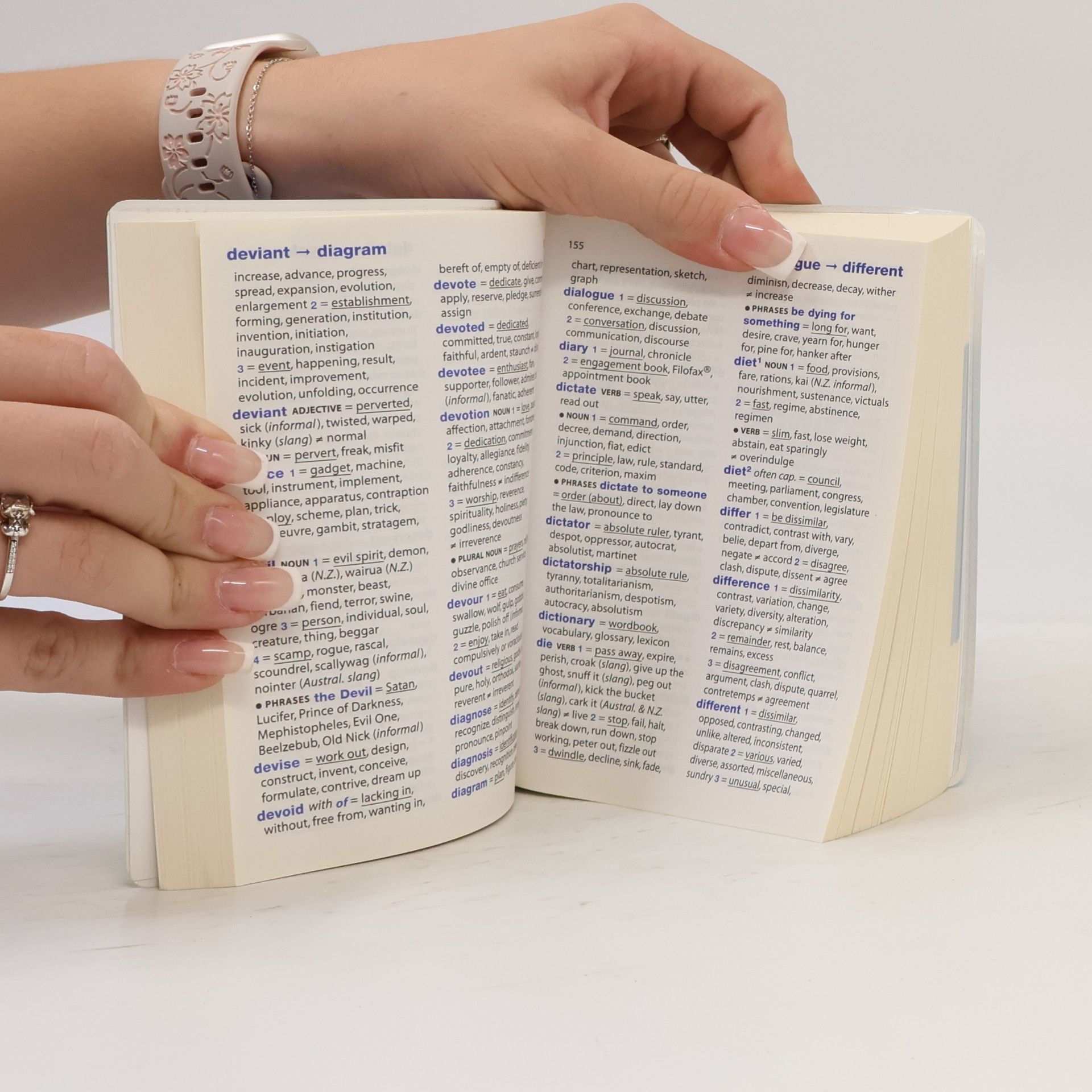 Kolektiv autorů Colour Pocket Thesaurus