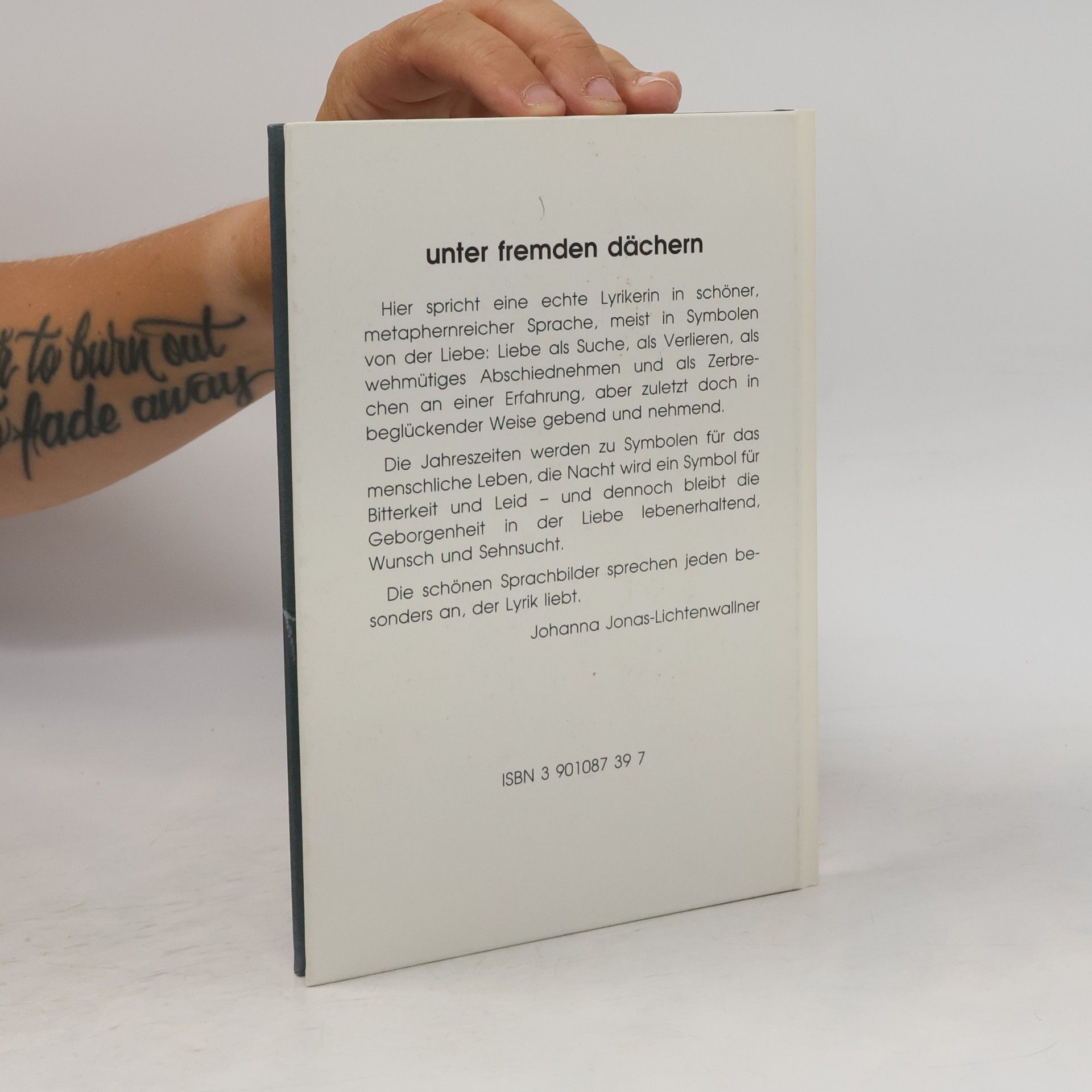 Liesbeth Haddadd - Kirchl Unter fremden dächern
