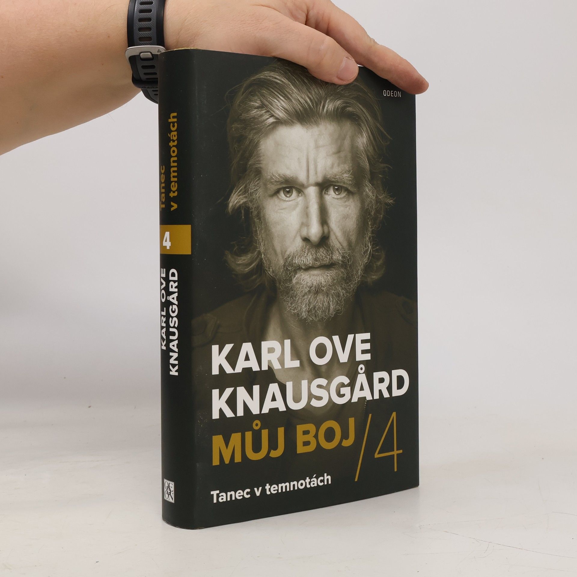 Karl Ove Knausgård Můj boj. 4, Tanec v temnotách