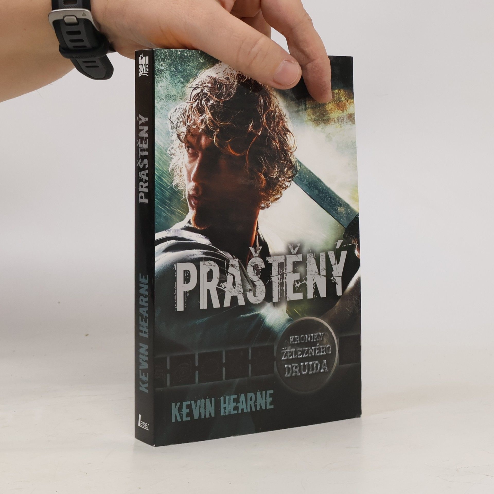 Kevin Hearne Praštěný