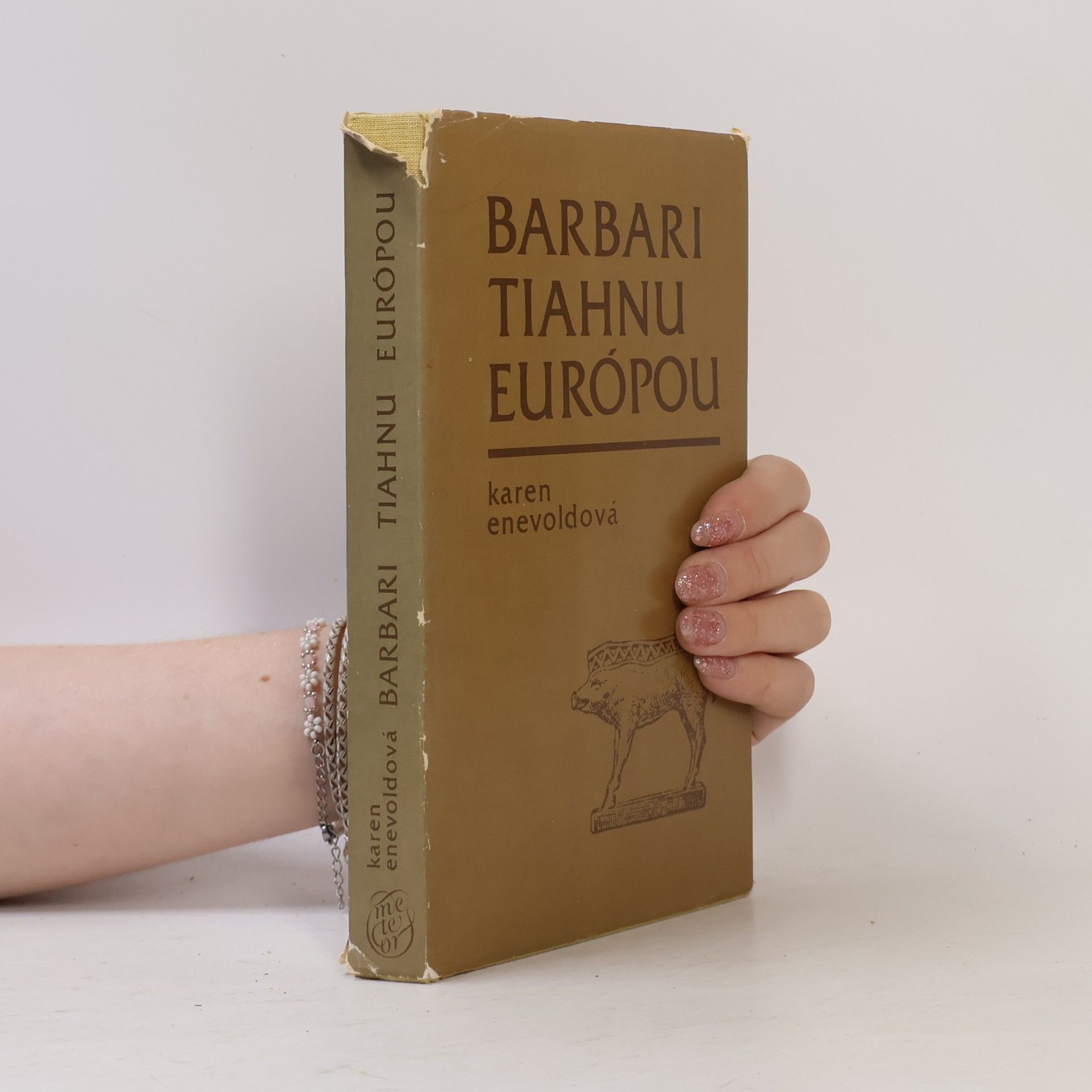 Karen Enevold Barbari tiahnu Európou