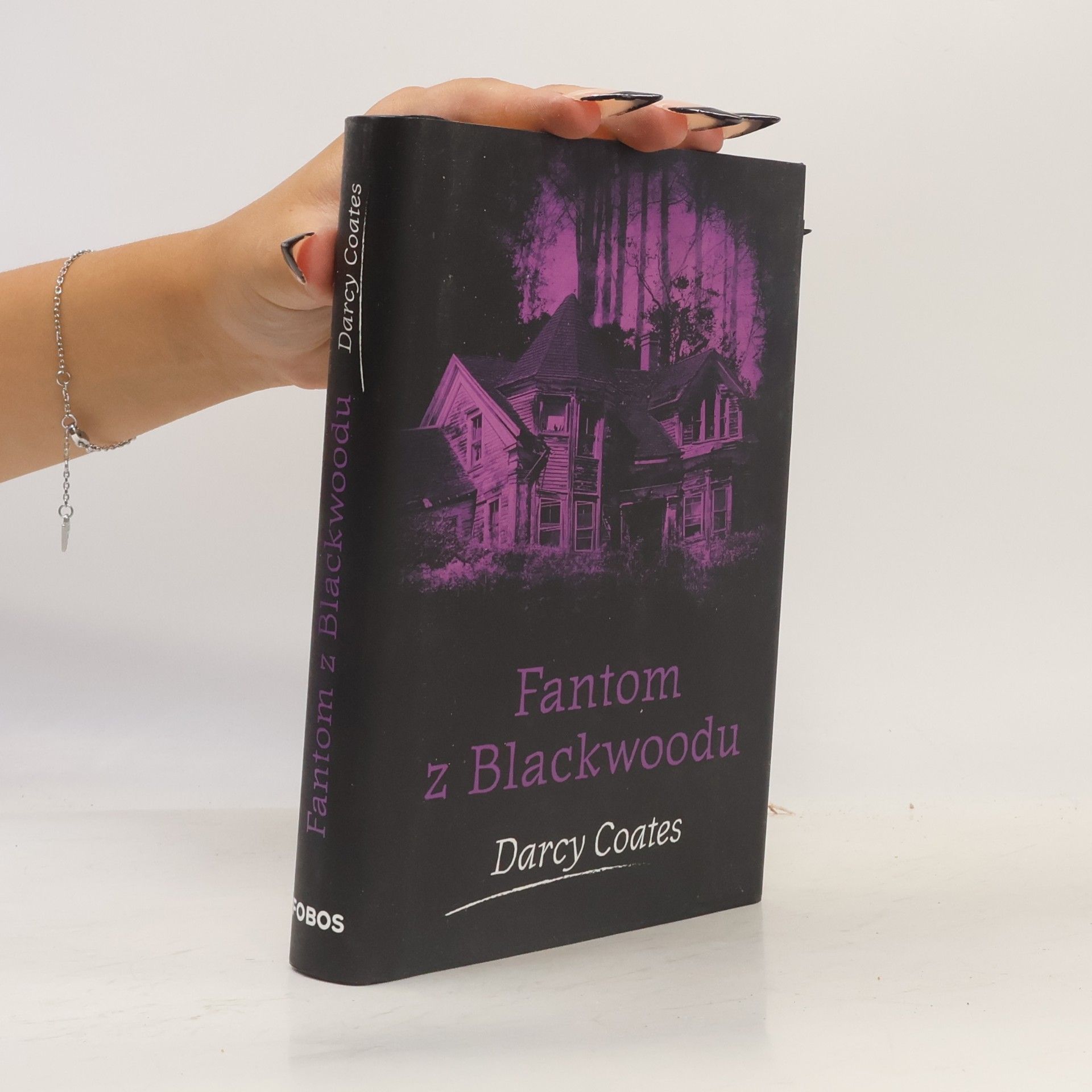 Darcy Coates Fantom z Blackwoodu