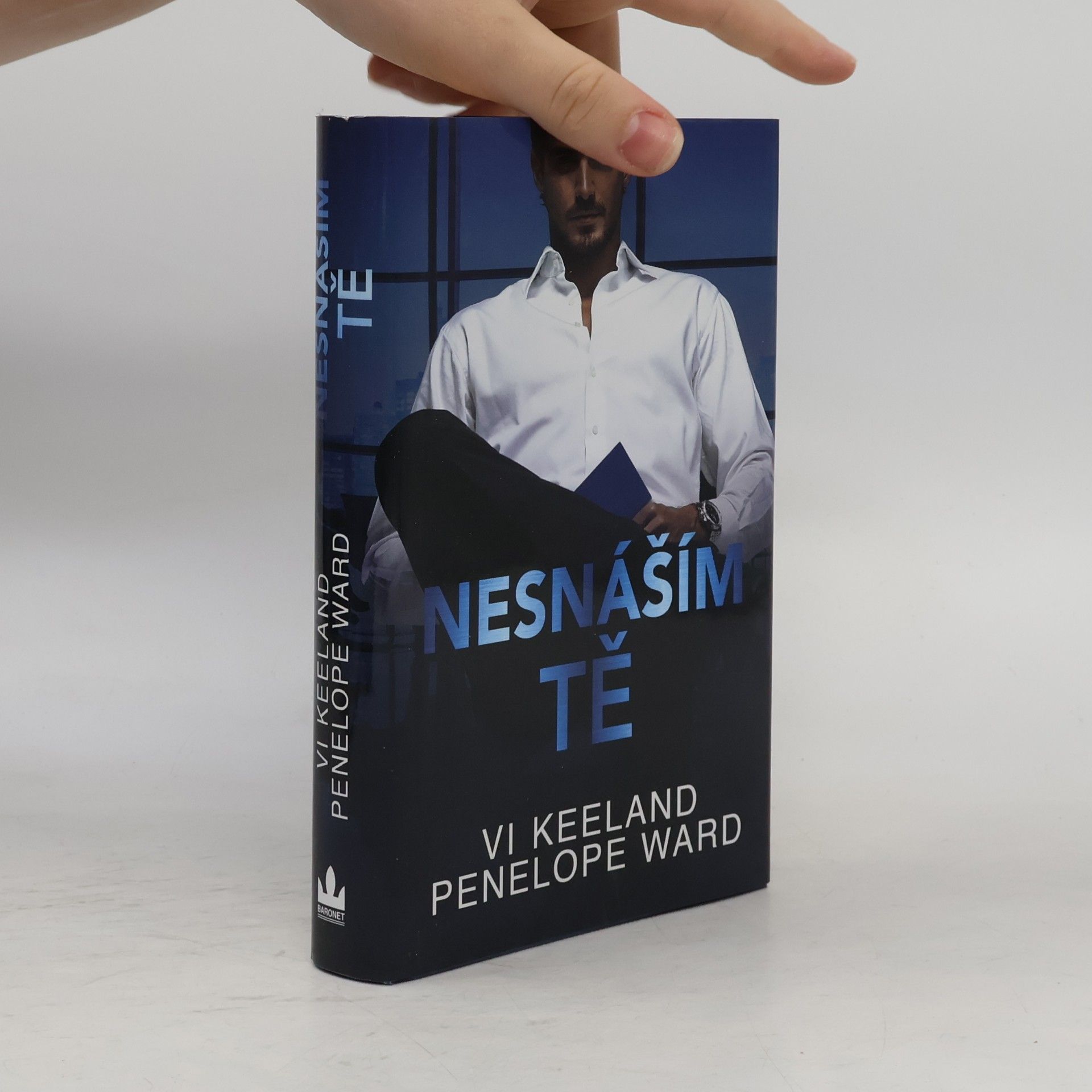 Vi Keeland Nesnáším tě