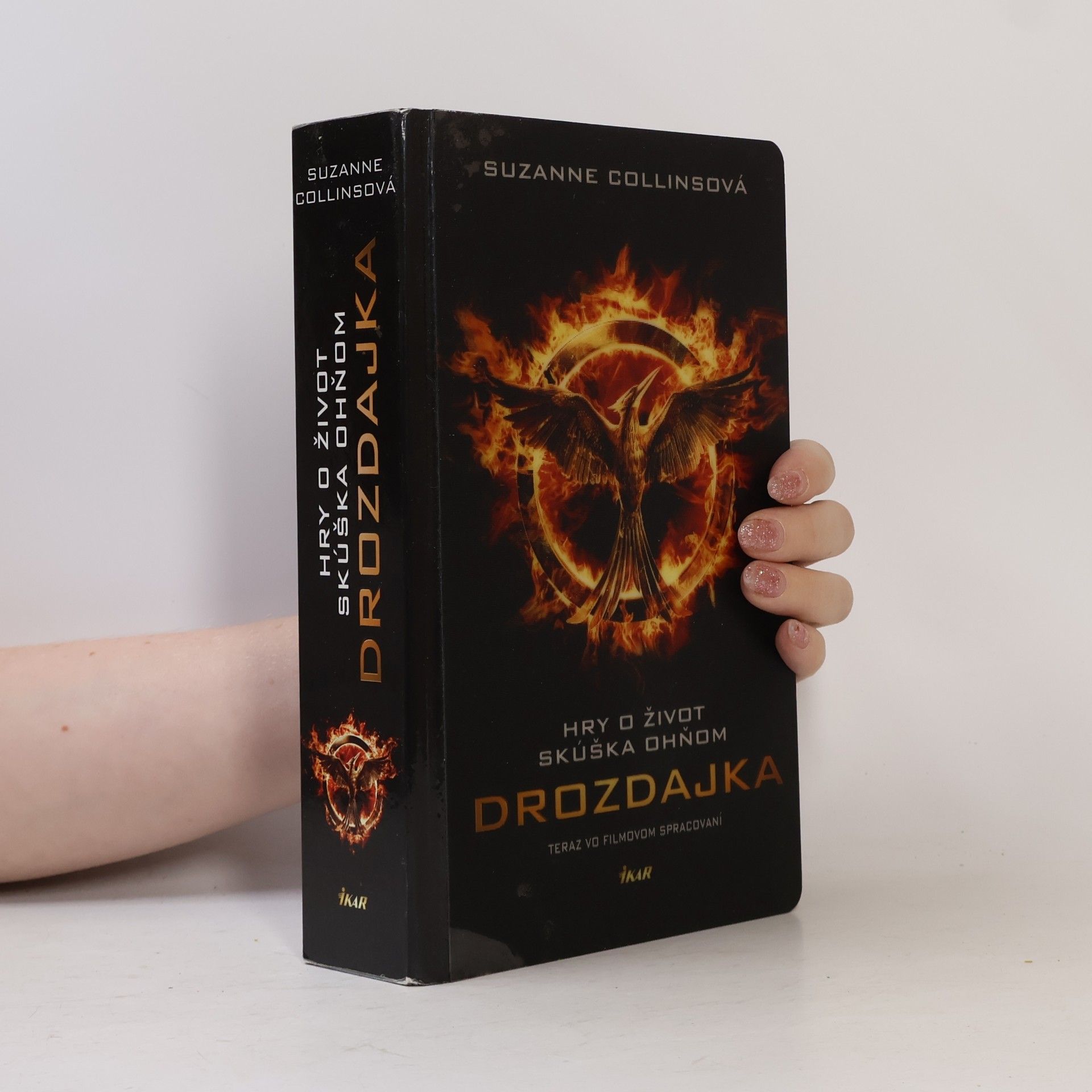 Suzanne Collins Drozdajka