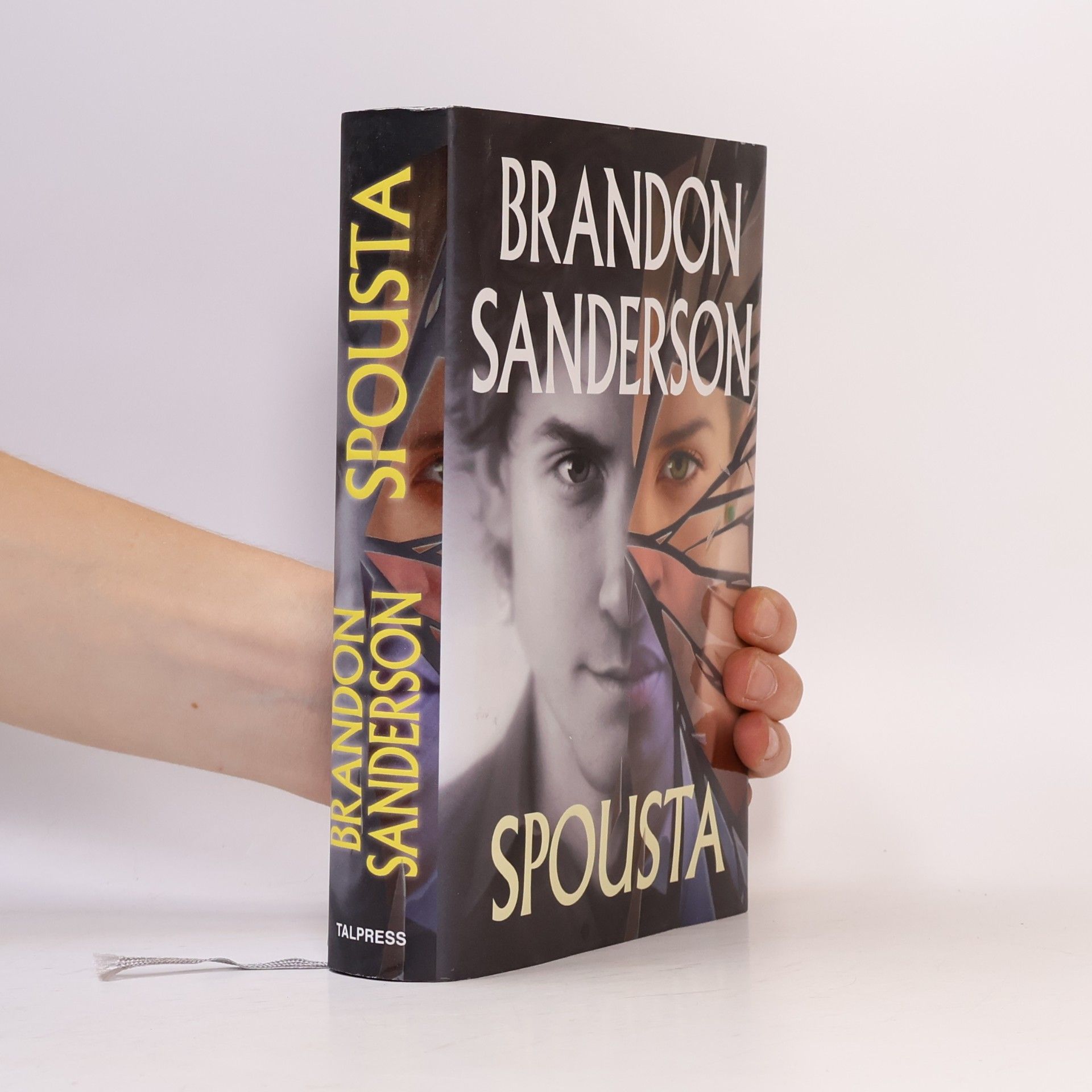 Brandon Sanderson Spousta