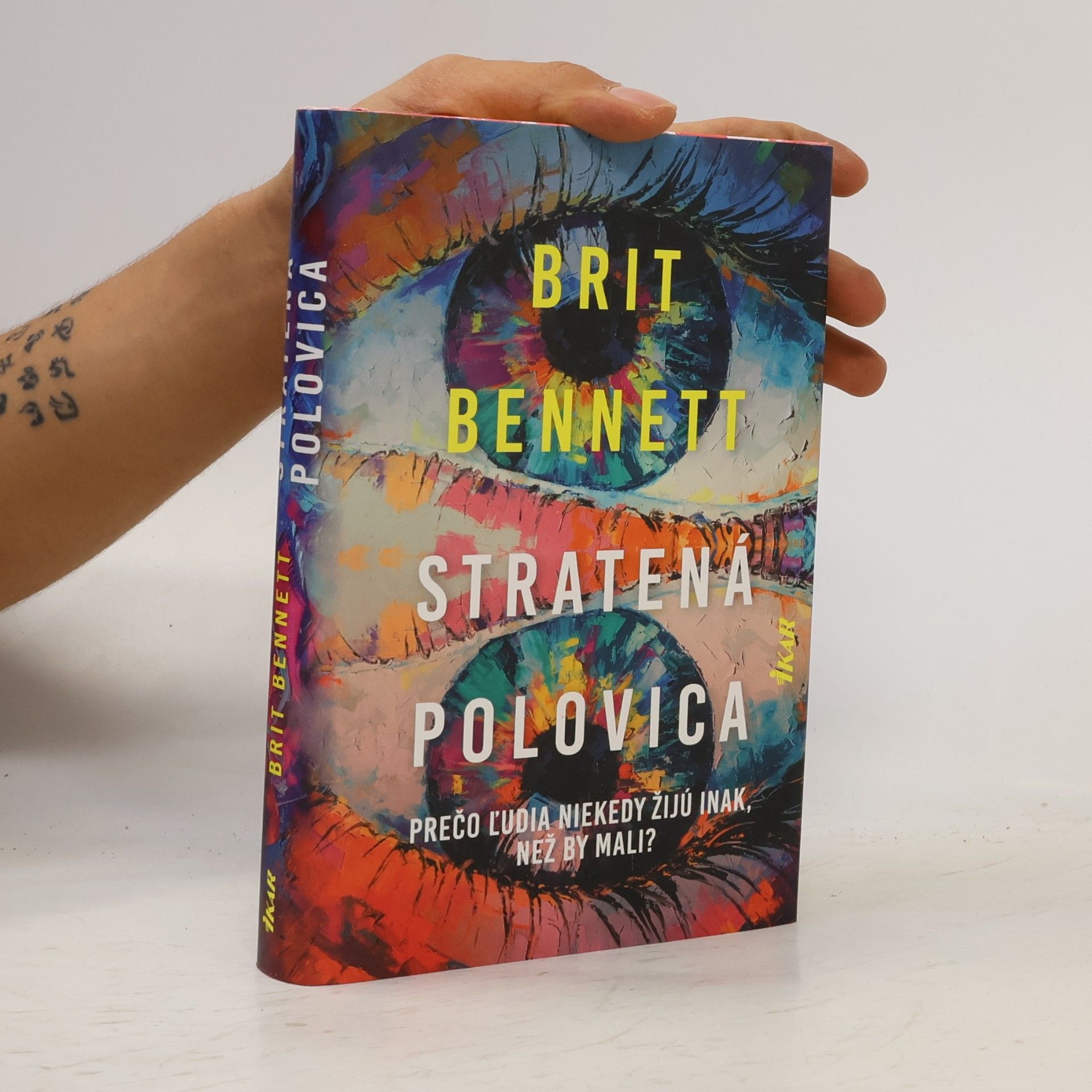 Brit Bennett Stratená polovica