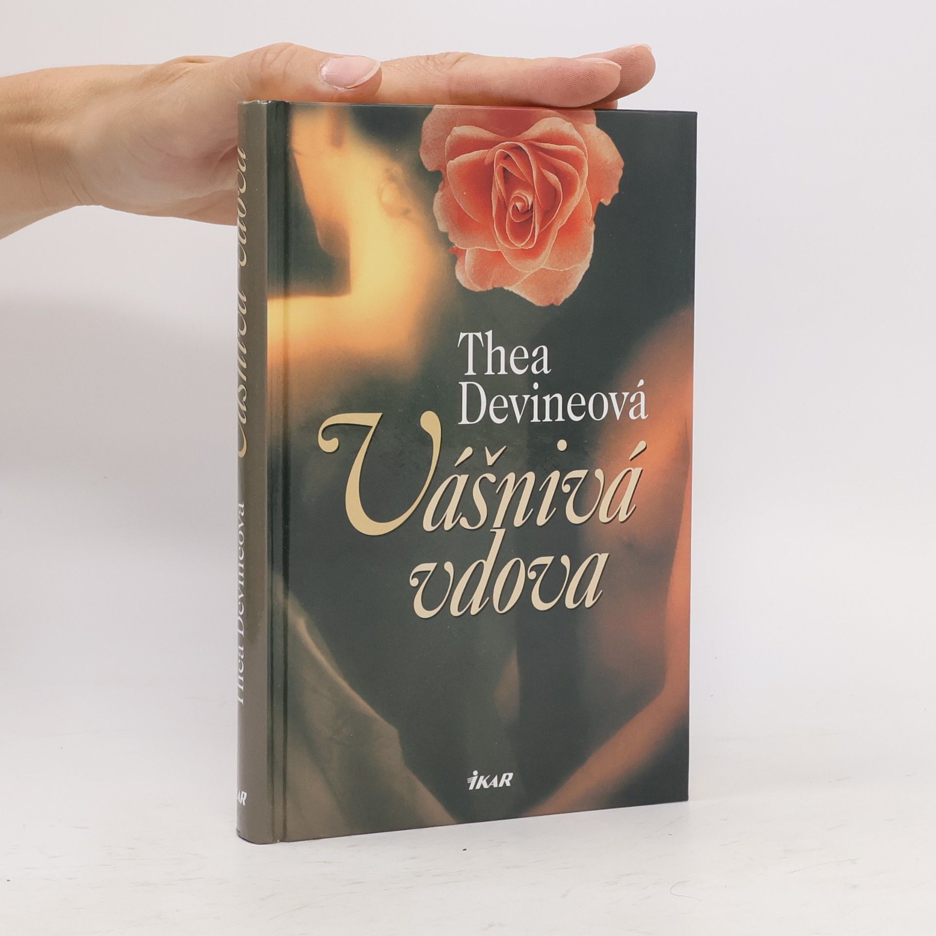 Thea Devine Vášnivá vdova