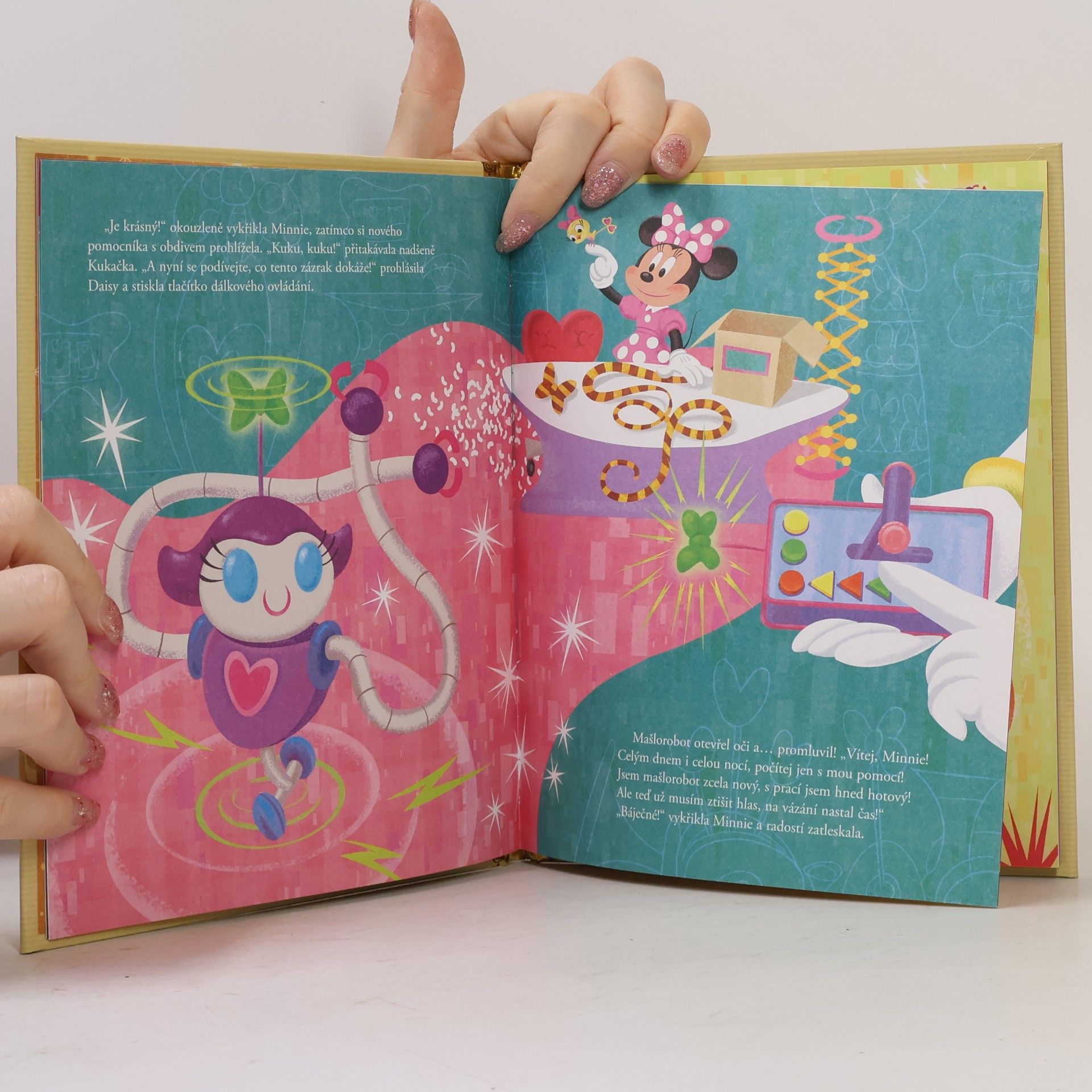 Various authors Zlatá sbírka pohádek 22. Minnie Mouse a mašlorobot