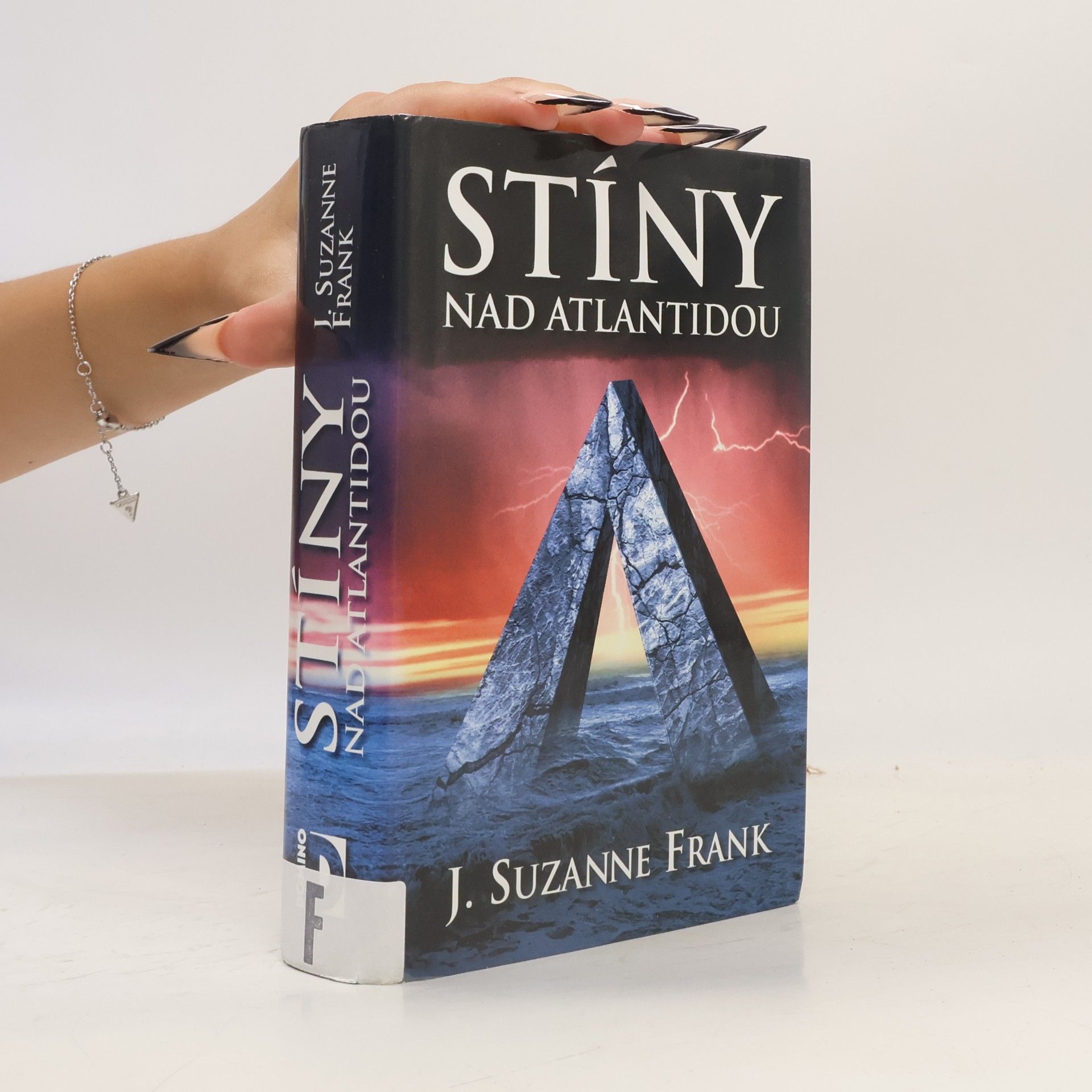 Suzanne Frank Stíny nad Atlantidou