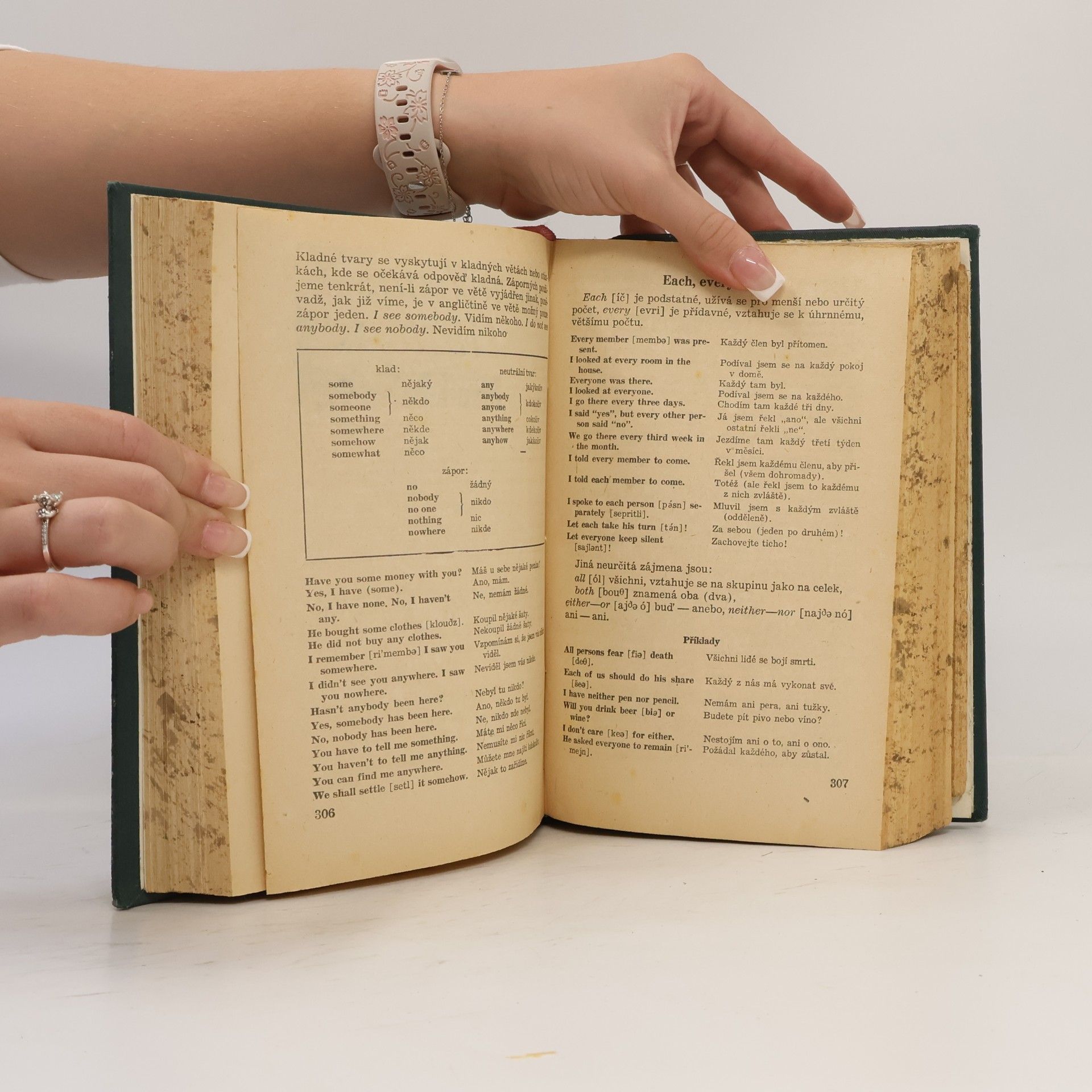 Various authors Angličtina – English. Jazykový týdeník pro začátečníky i pokročilé